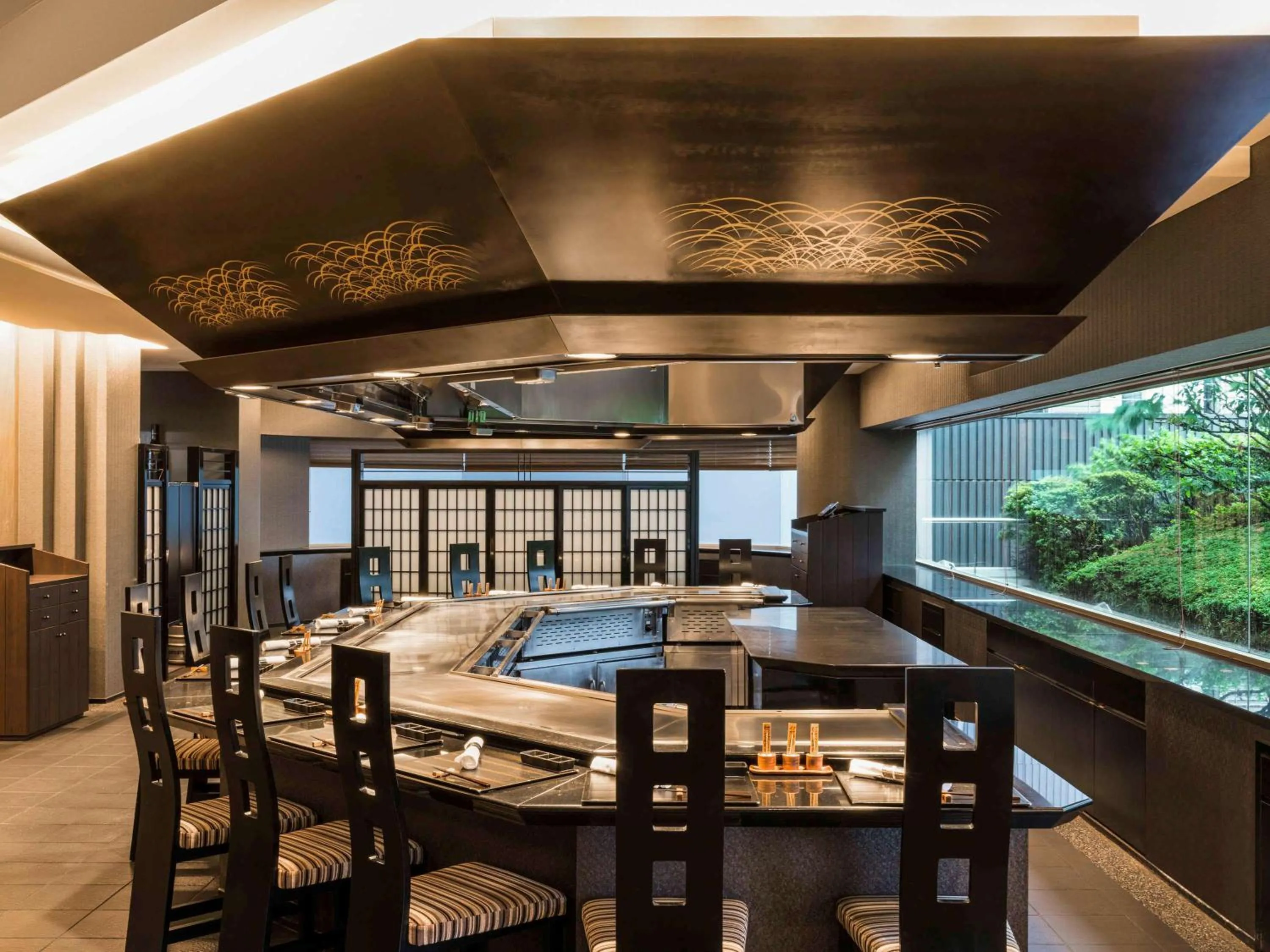 Restaurant/places to eat in Swissotel Nankai Osaka