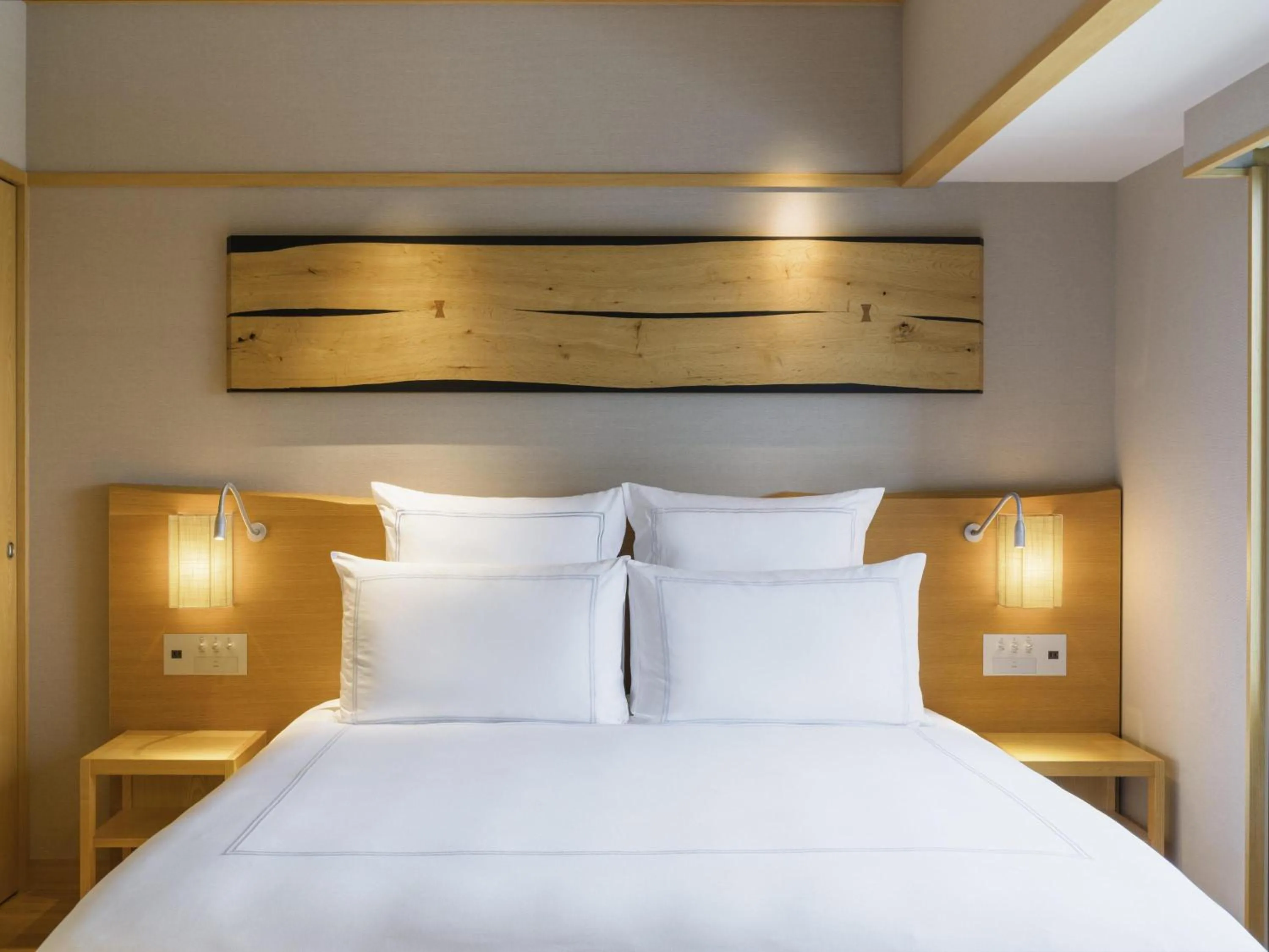 Bedroom, Bed in Swissotel Nankai Osaka