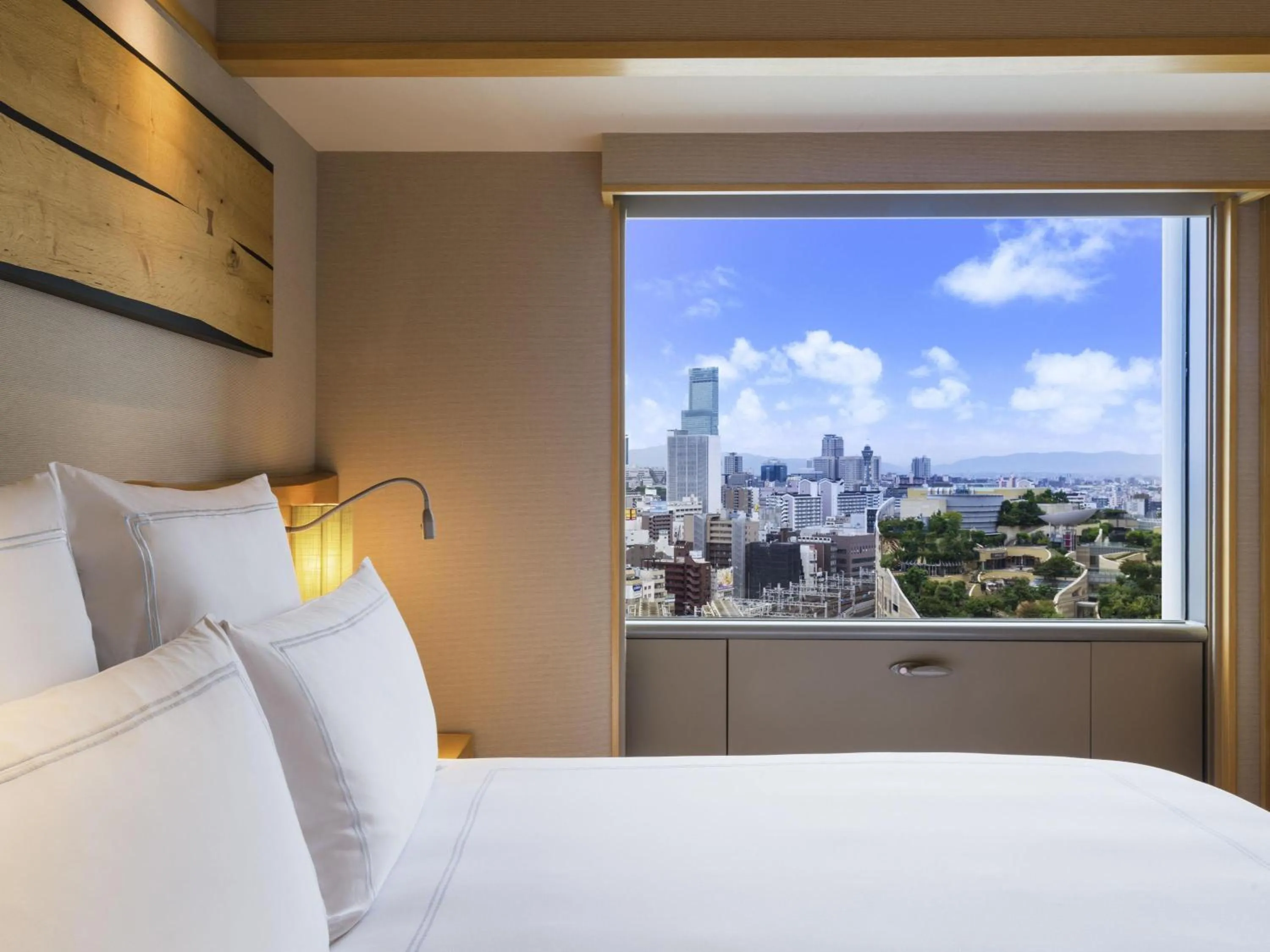 Bedroom, Bed in Swissotel Nankai Osaka