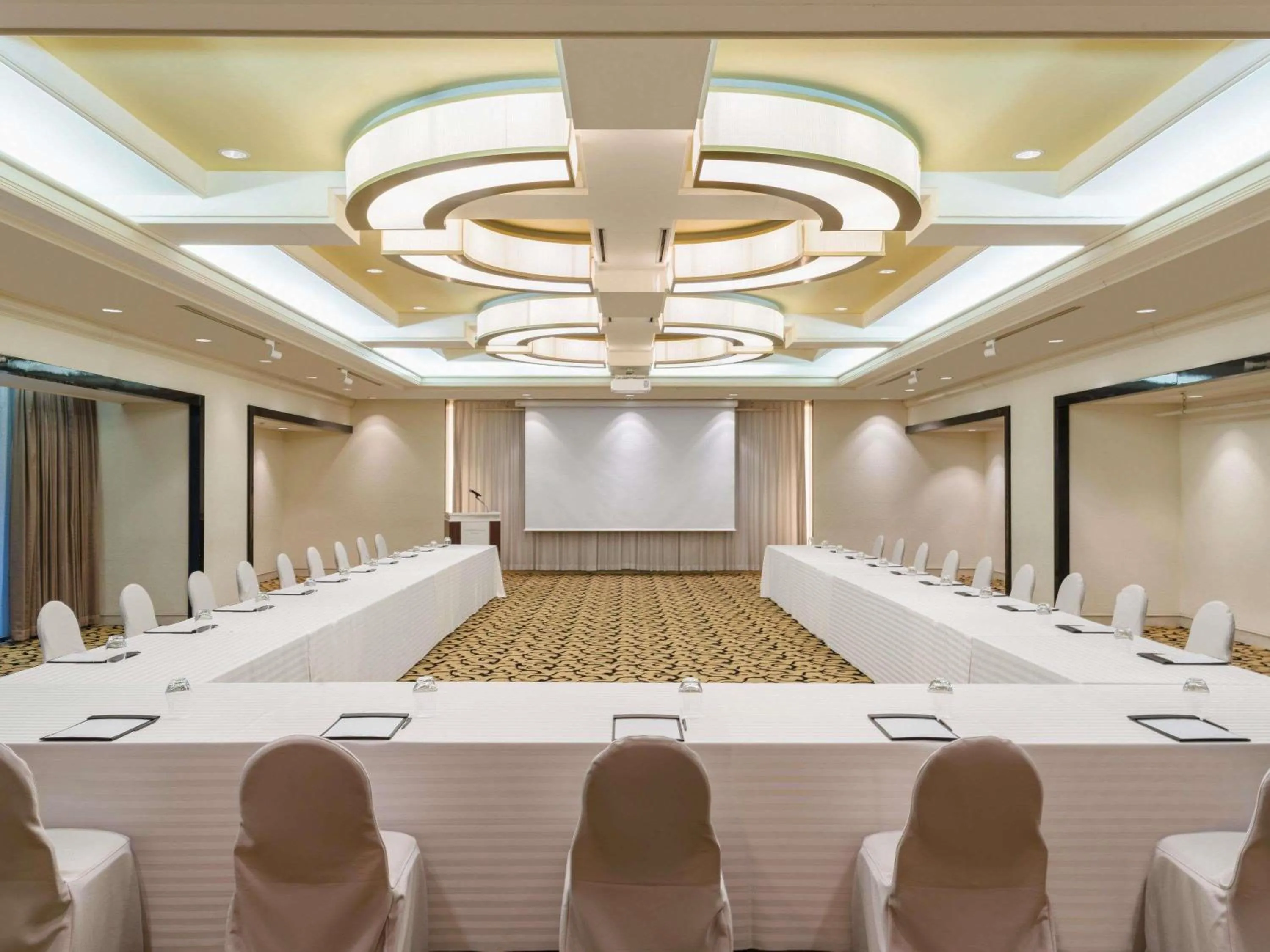 Meeting/conference room in Swissotel Nankai Osaka