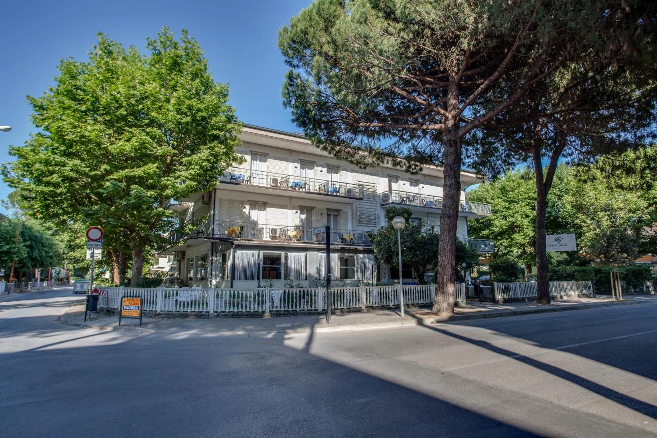 Facade/entrance in HOTEL OLIVER