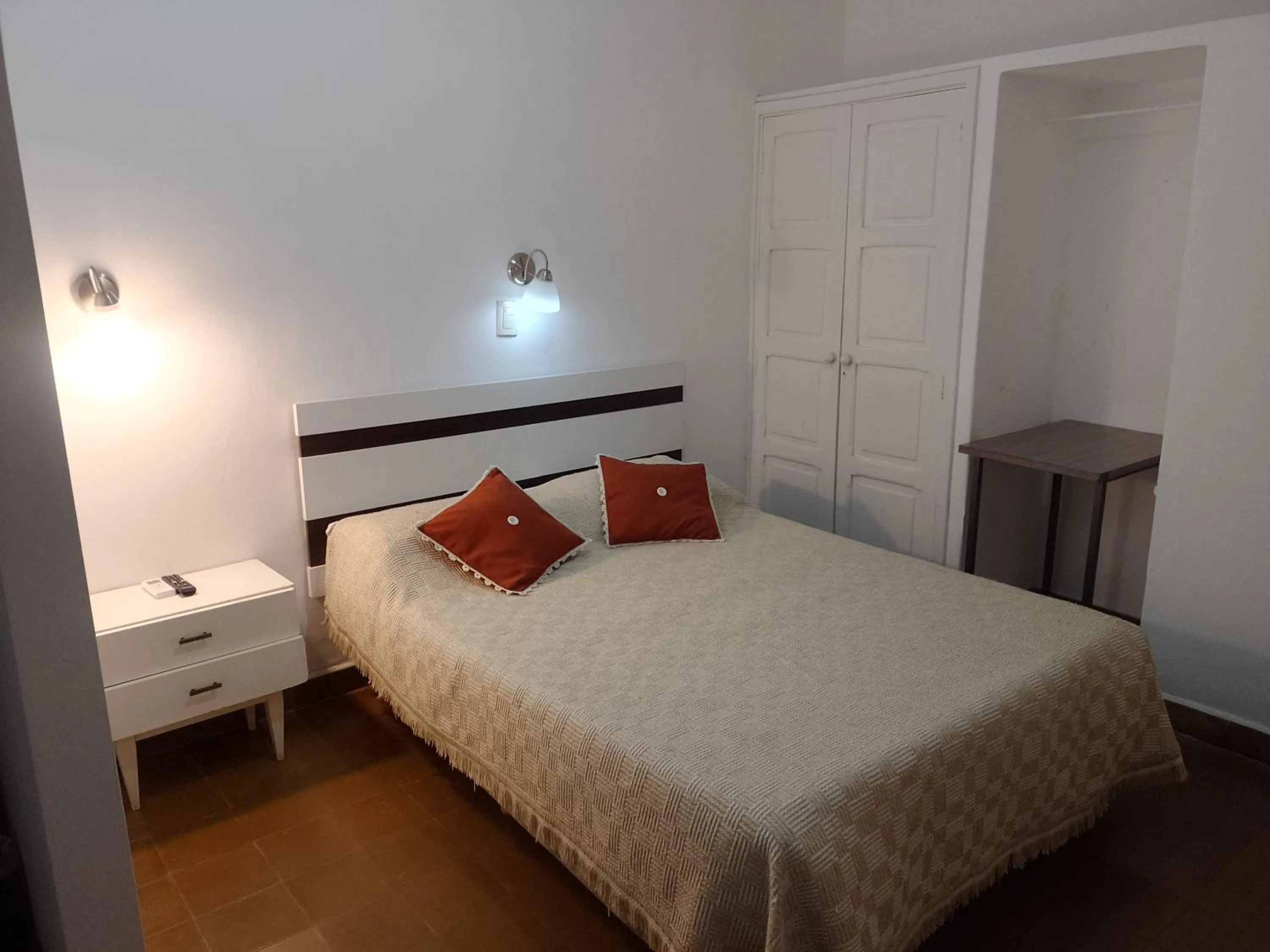 Bed in Hotel Residencial España