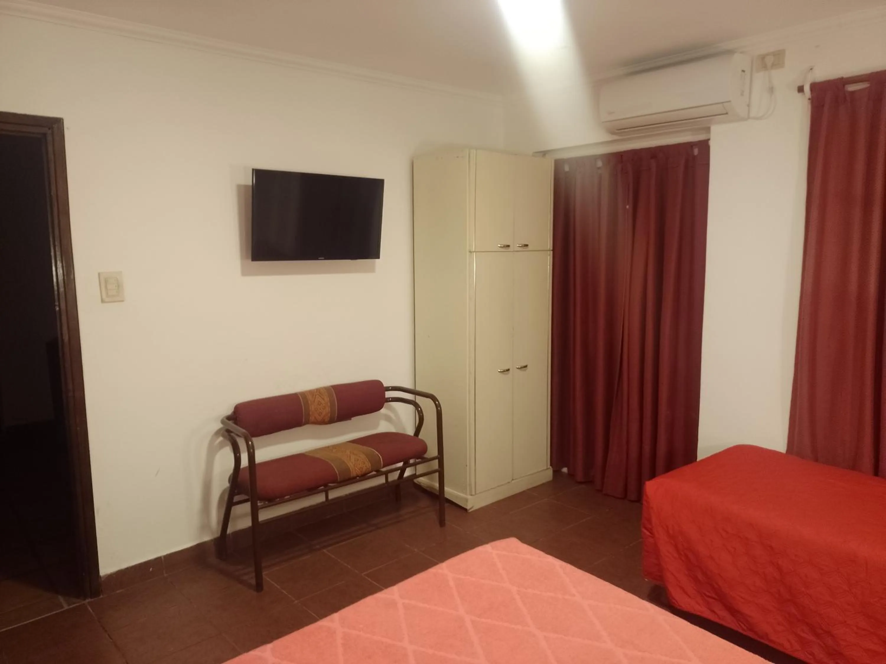 Bed in Hotel Residencial España