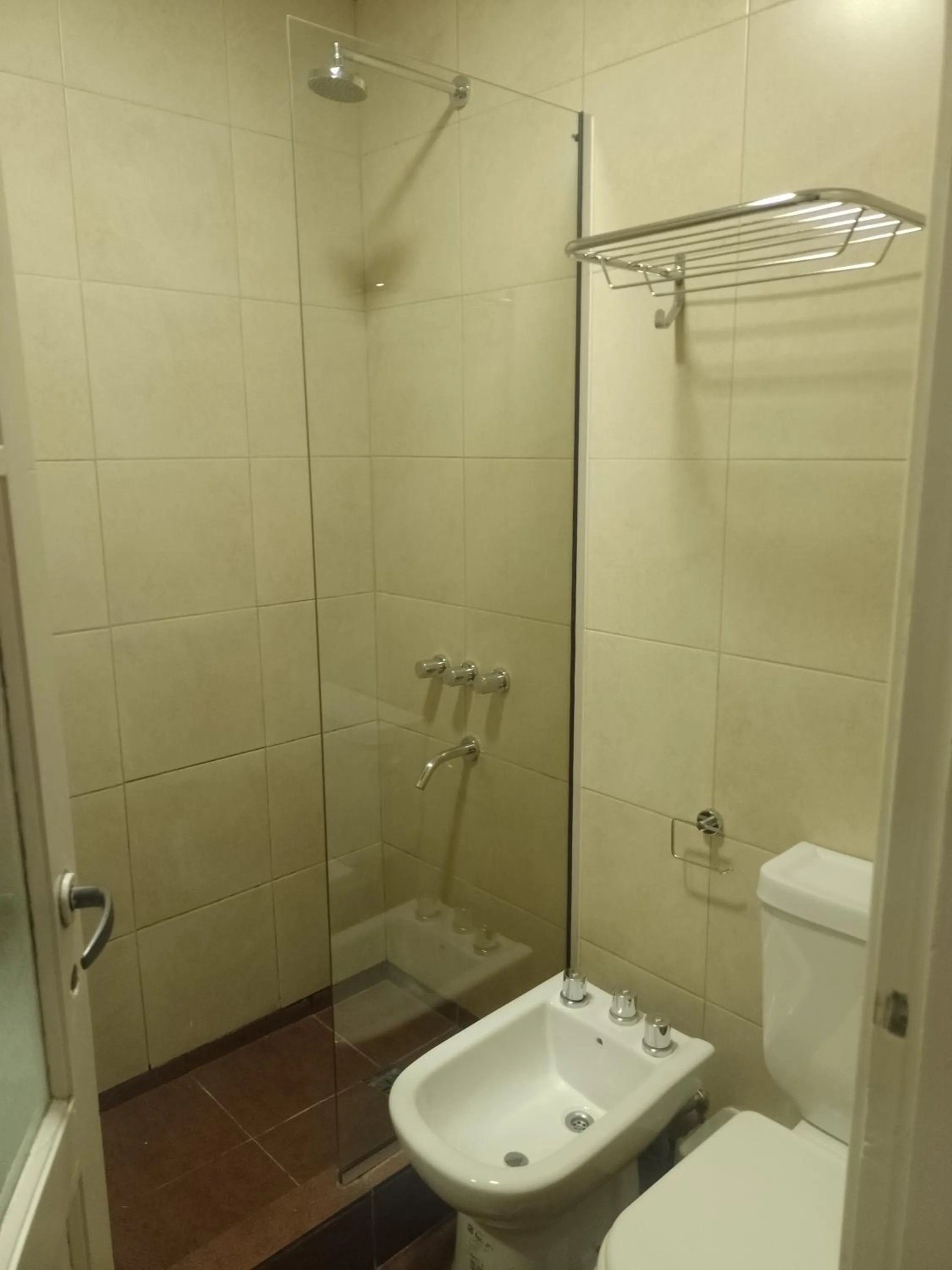 Shower in Hotel Residencial España