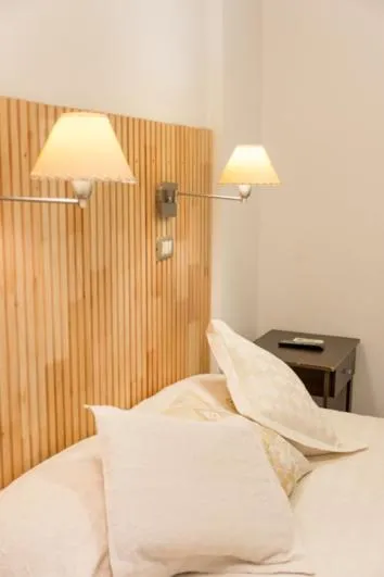 Bed in Hotel Residencial España