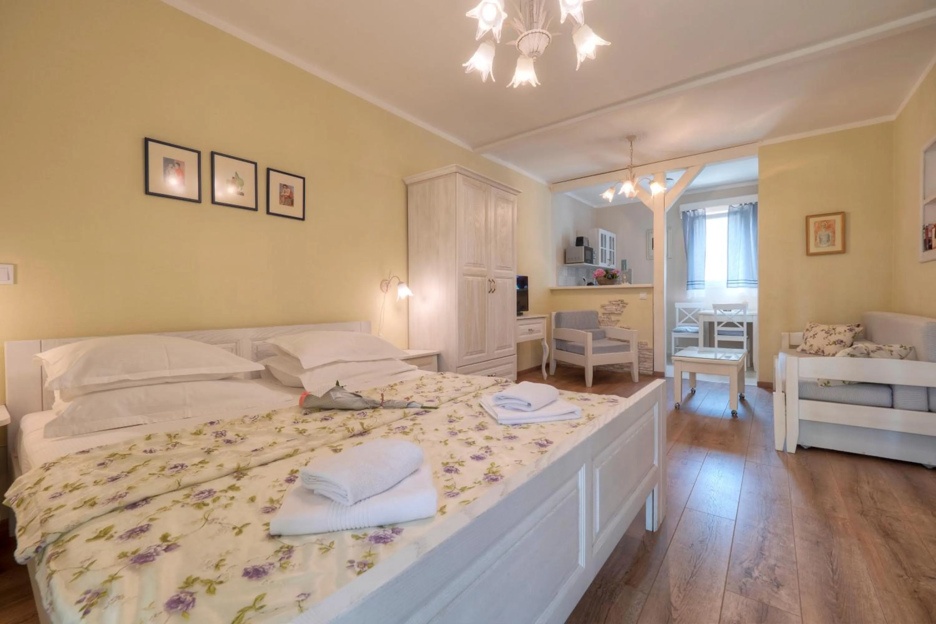 Living room, Bed in Marinero Apartments