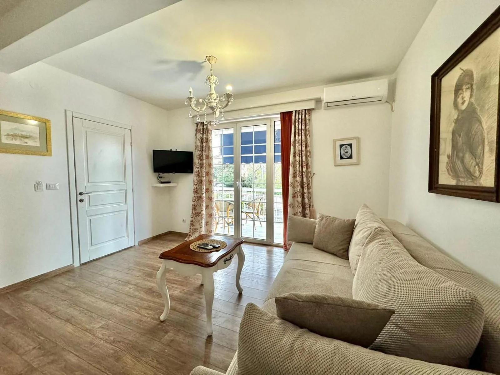 TV and multimedia in Marinero Apartments