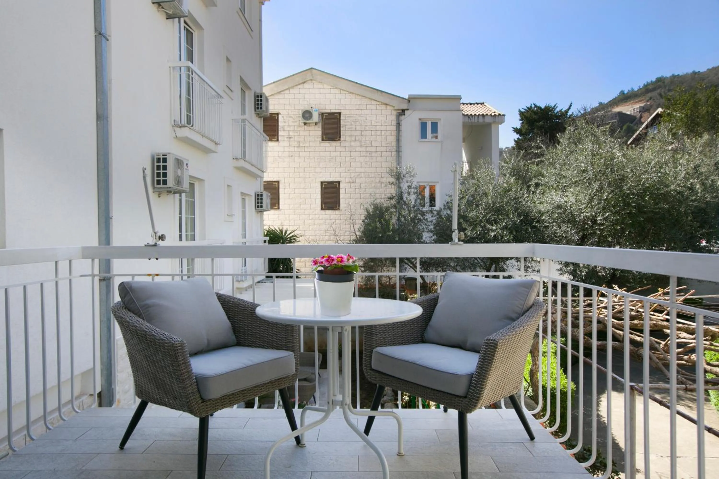 Coffee/tea facilities in Marinero Apartments