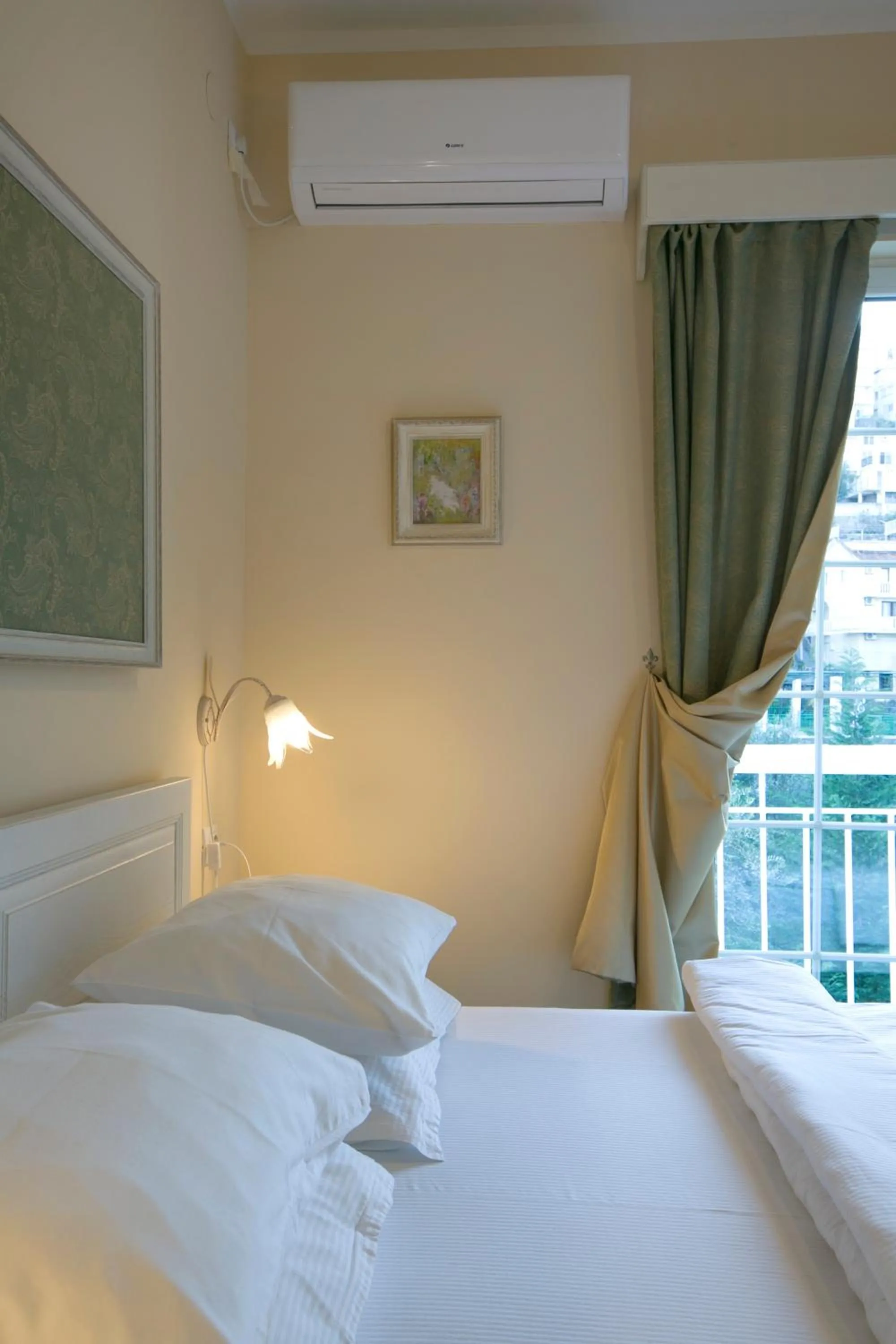 Balcony/Terrace, Bed in Marinero Apartments