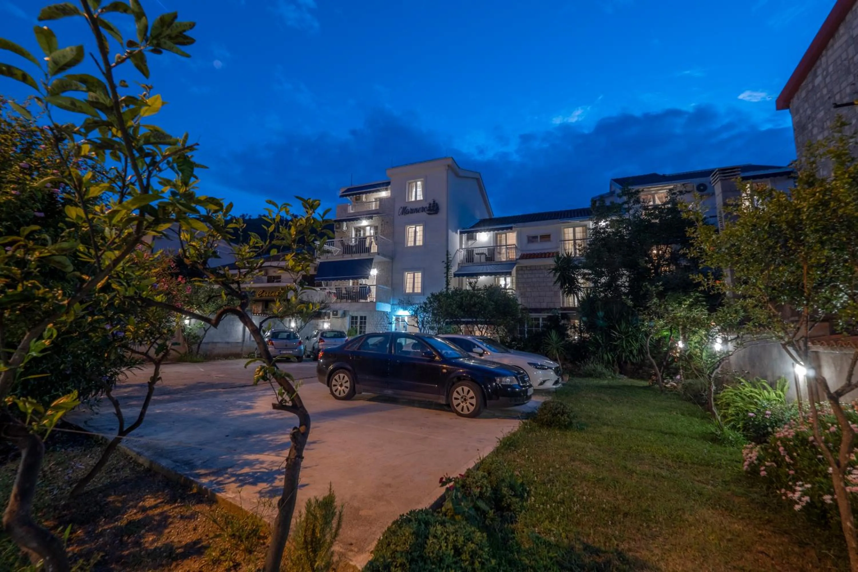 Property building in Marinero Apartments