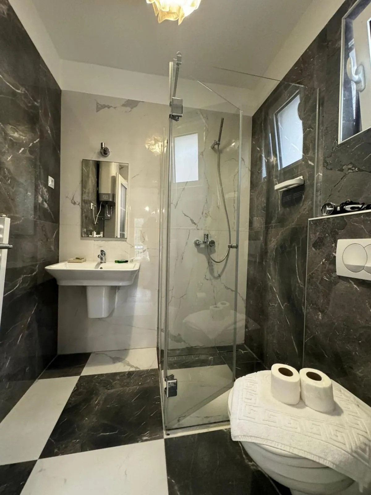 Shower in Marinero Apartments