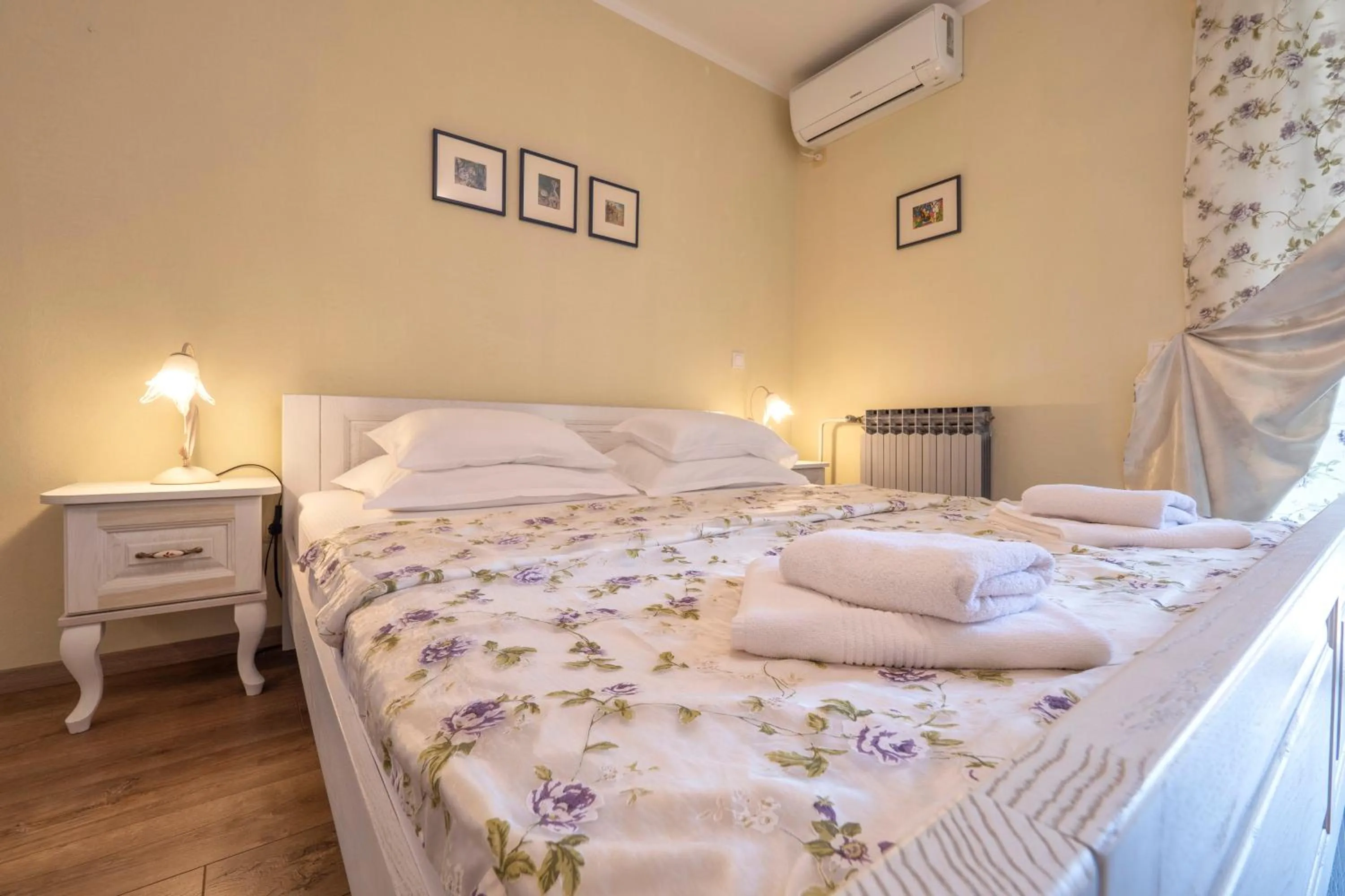 Bed in Marinero Apartments