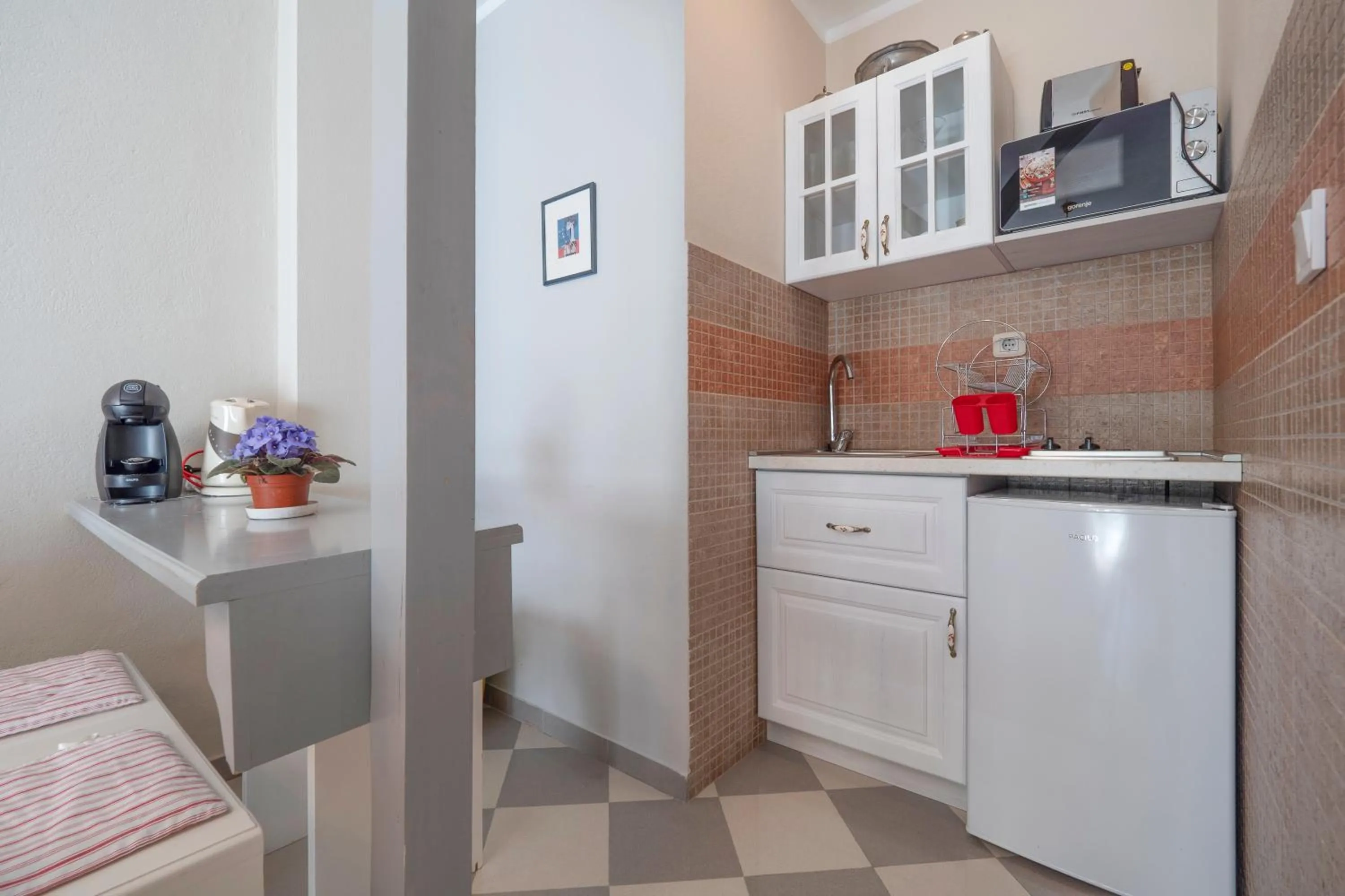 Coffee/tea facilities in Marinero Apartments