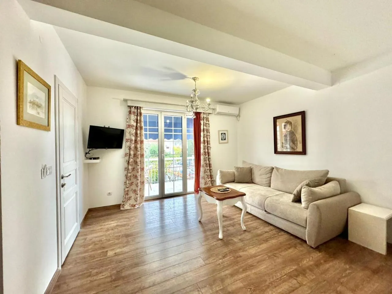 TV and multimedia in Marinero Apartments