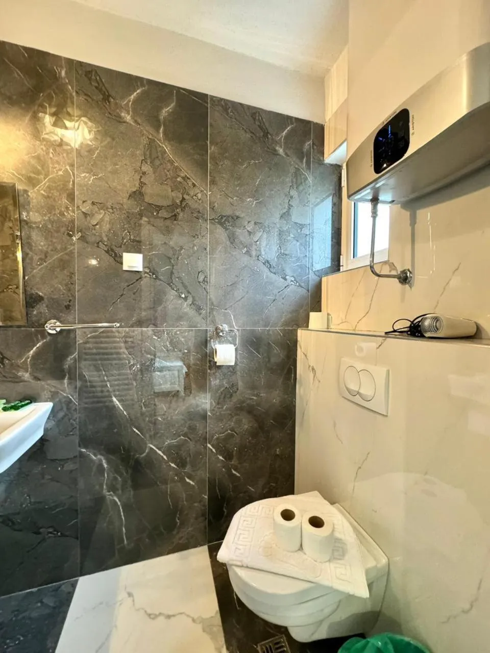 Toilet in Marinero Apartments