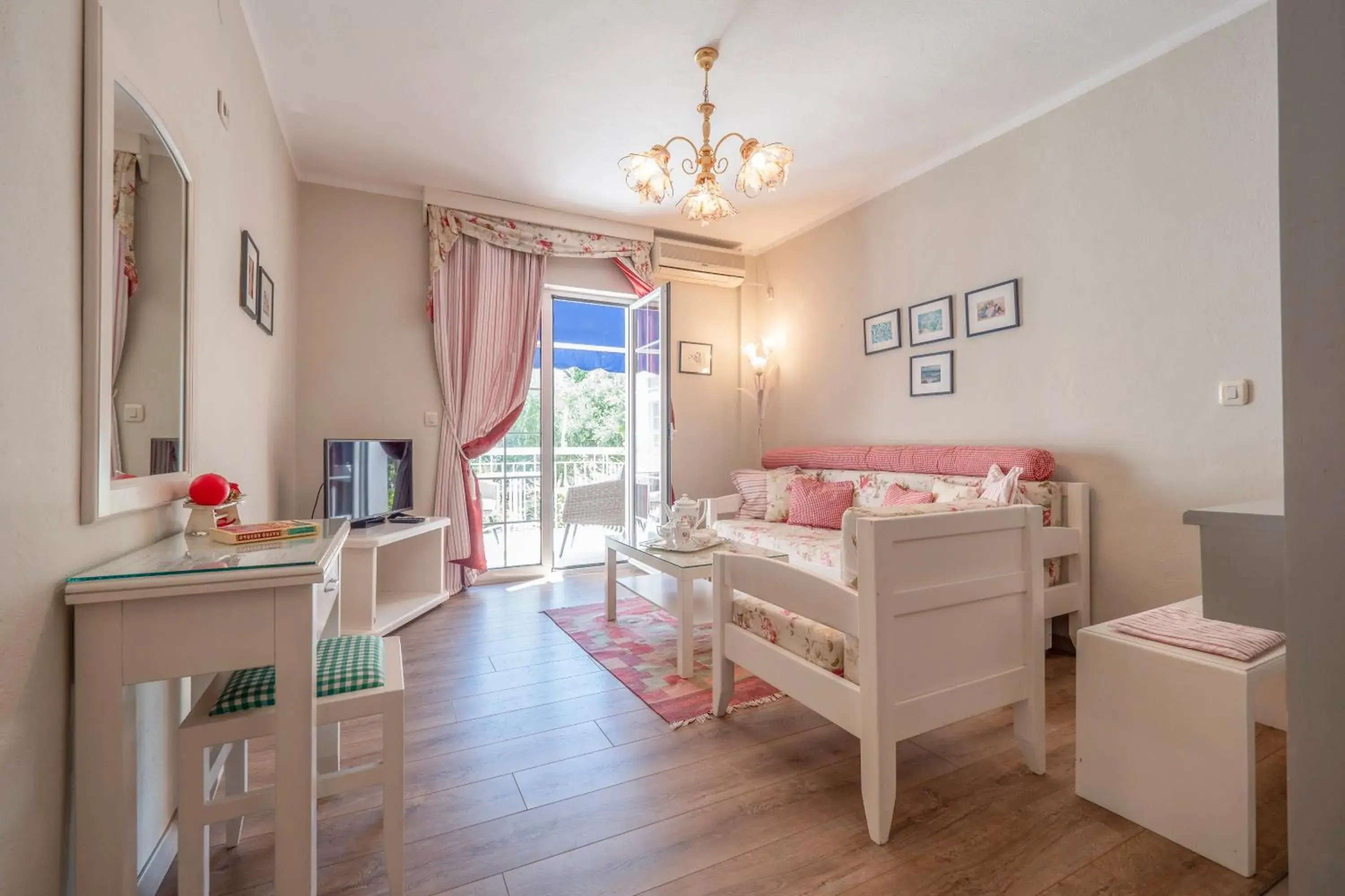 One-Bedroom Apartment with Terrace in Marinero Apartments One-Bedroom Apartment with Terrace in Marinero Apartments