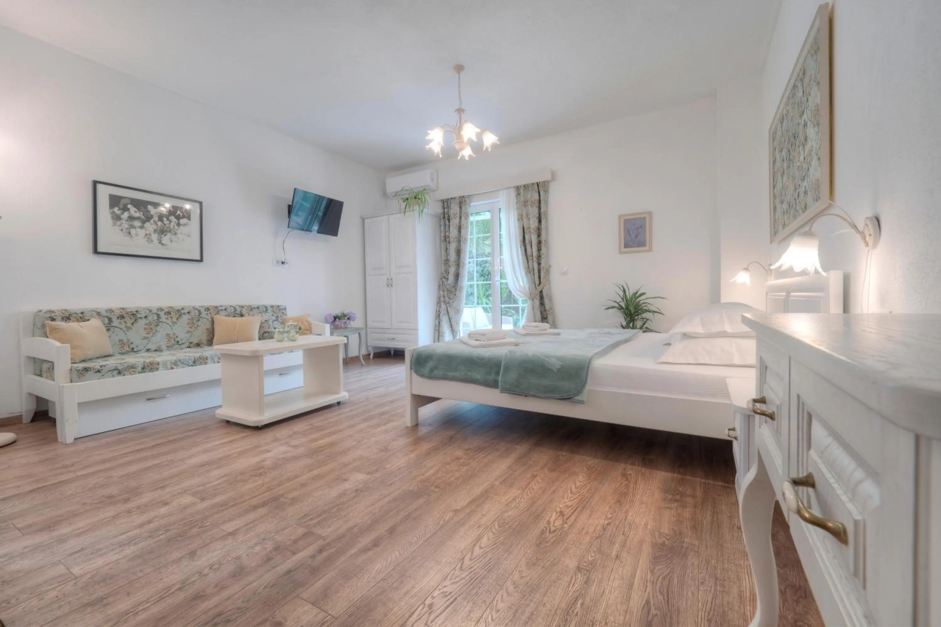 Living room, Bed in Marinero Apartments