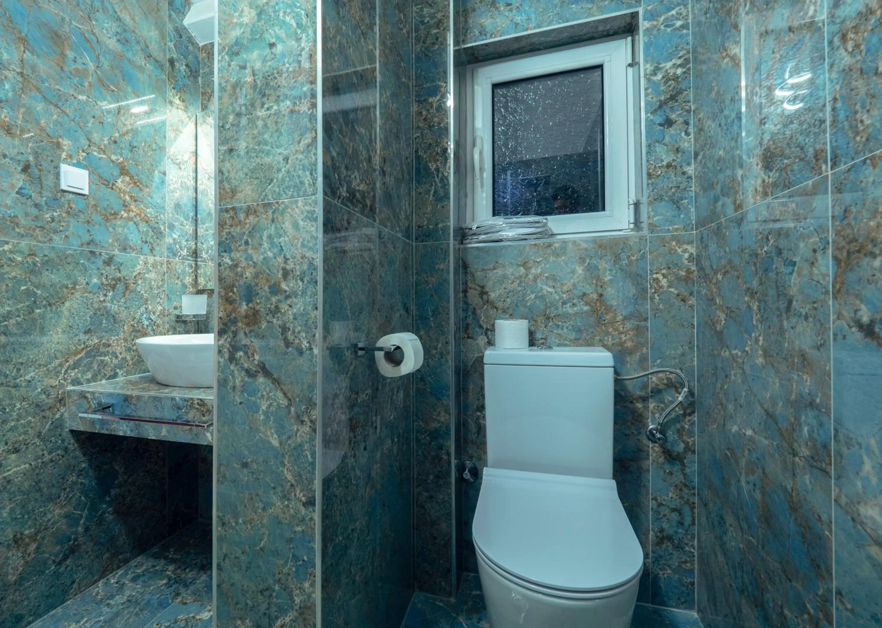 Bathroom in Marinero Apartments