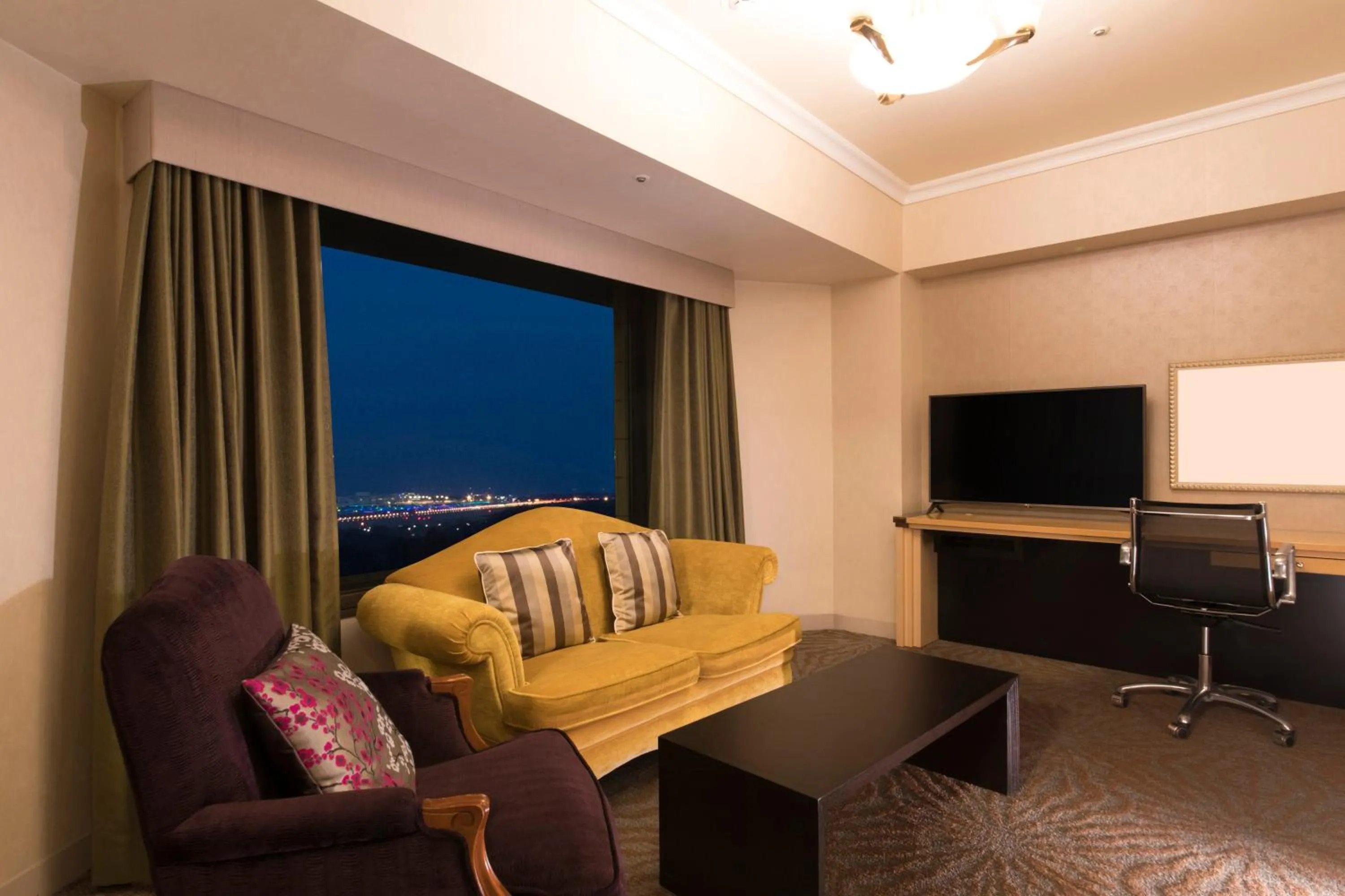 Photo of the whole room in Hilton Tokyo Narita Airport