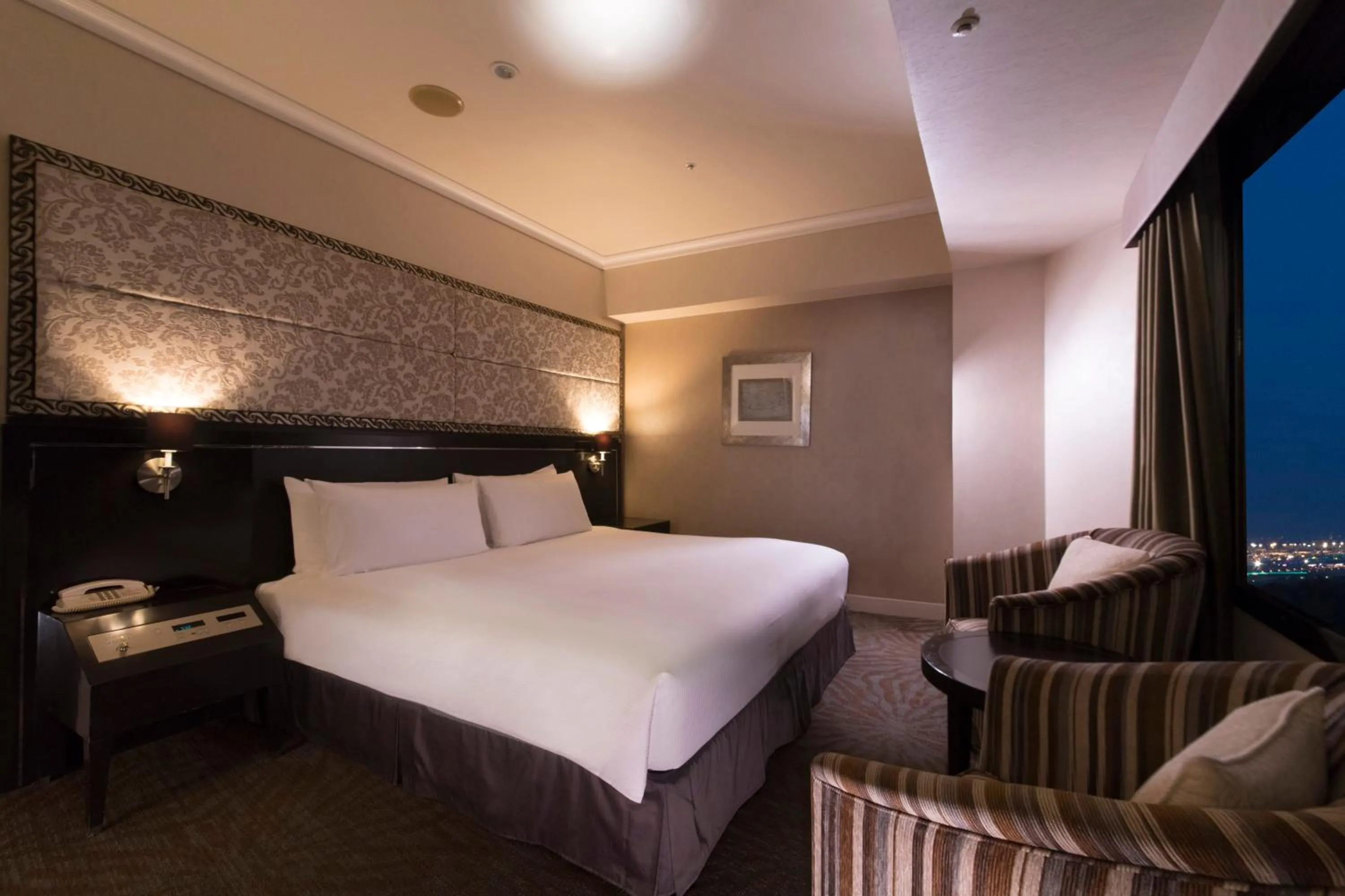 Photo of the whole room, Bed in Hilton Tokyo Narita Airport
