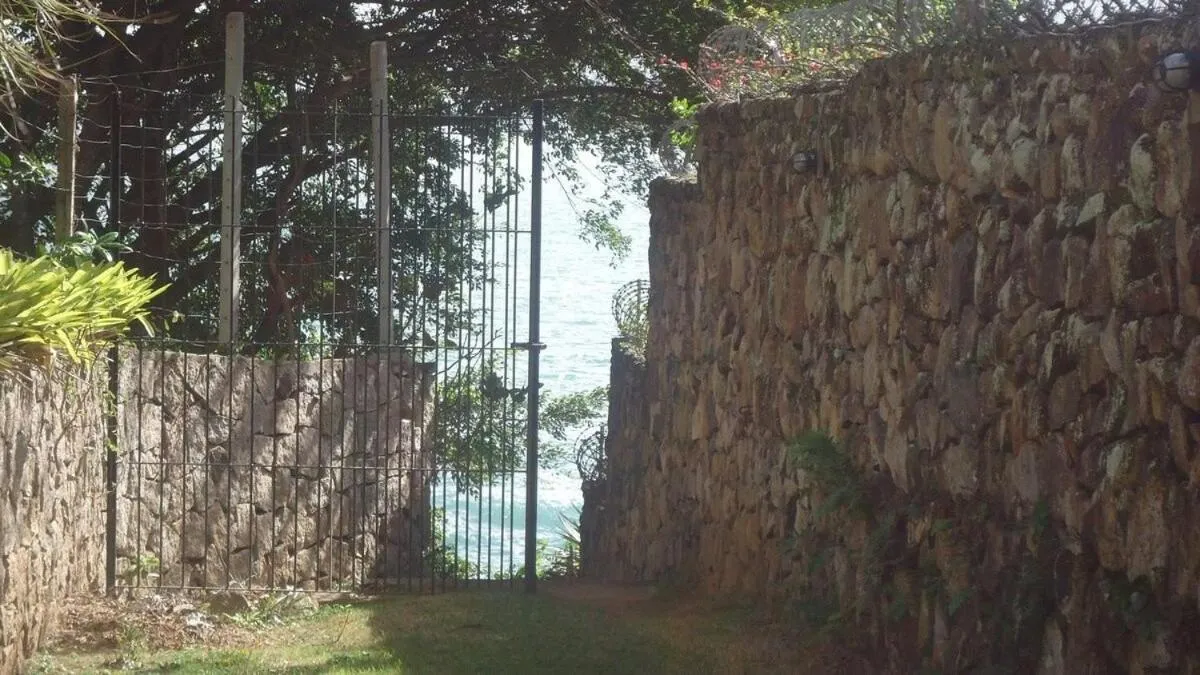 Linda casa em Ilhabela-Praia do Julião