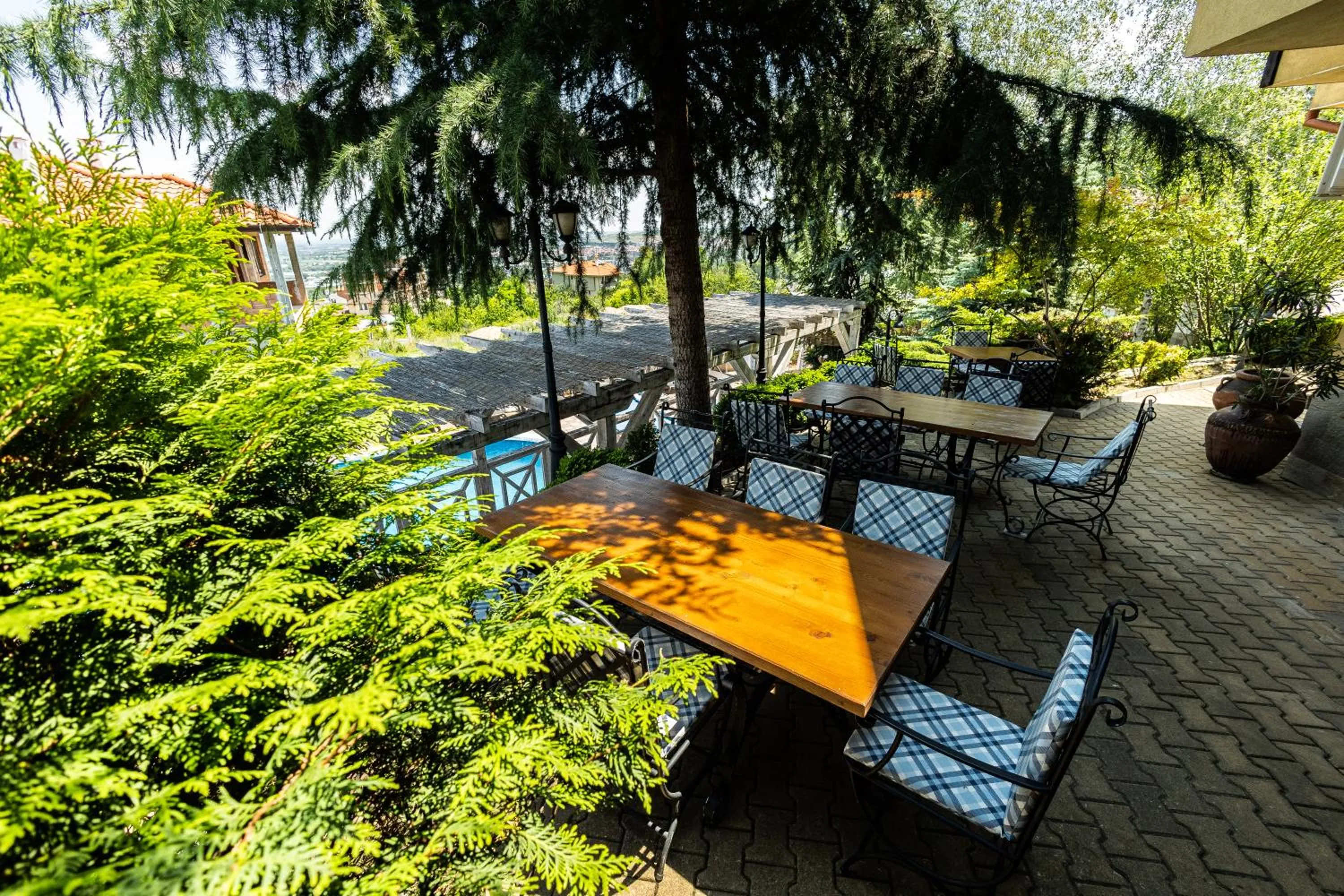 Restaurant/places to eat in Chiflika Family Hotel