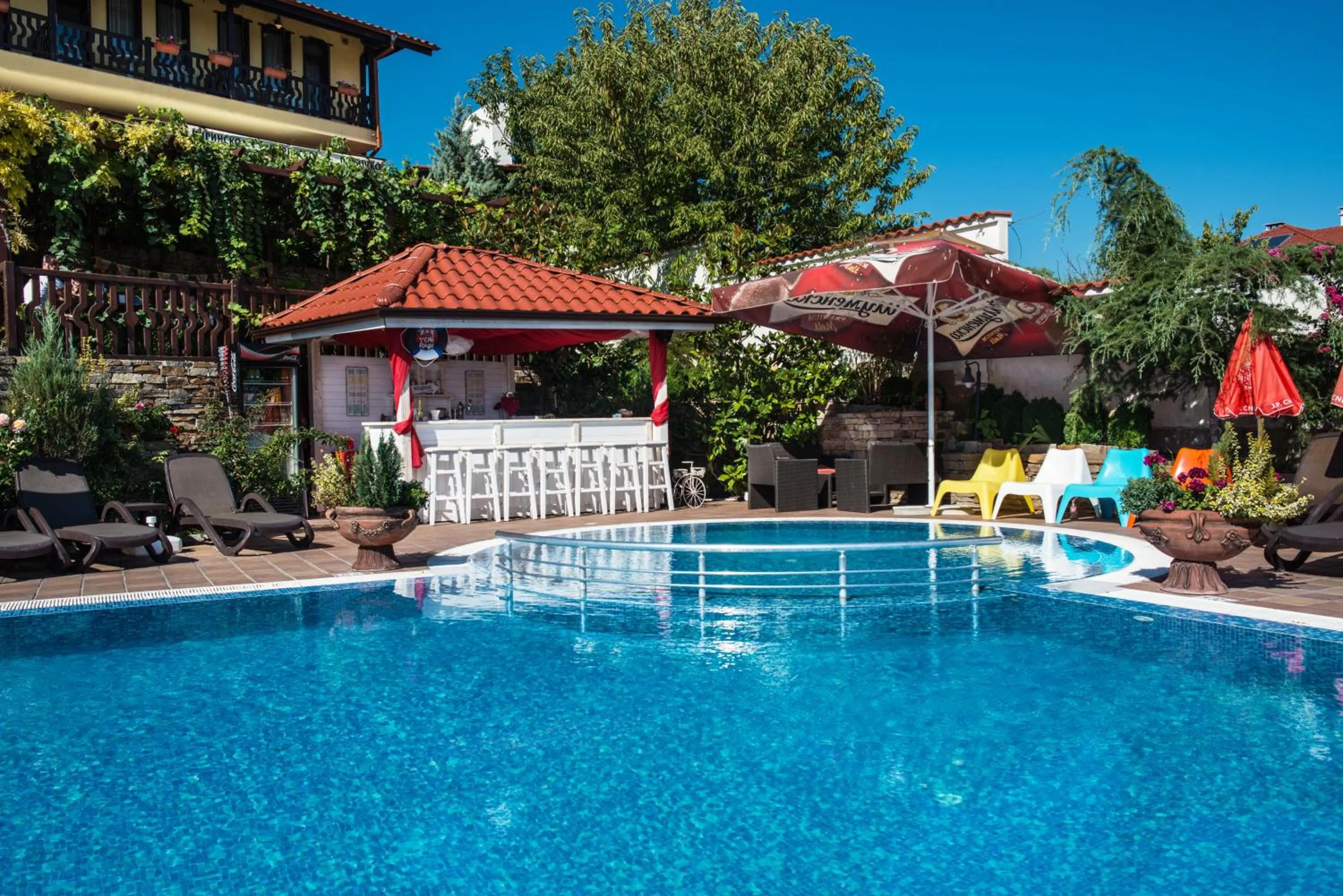 Swimming pool in Chiflika Family Hotel
