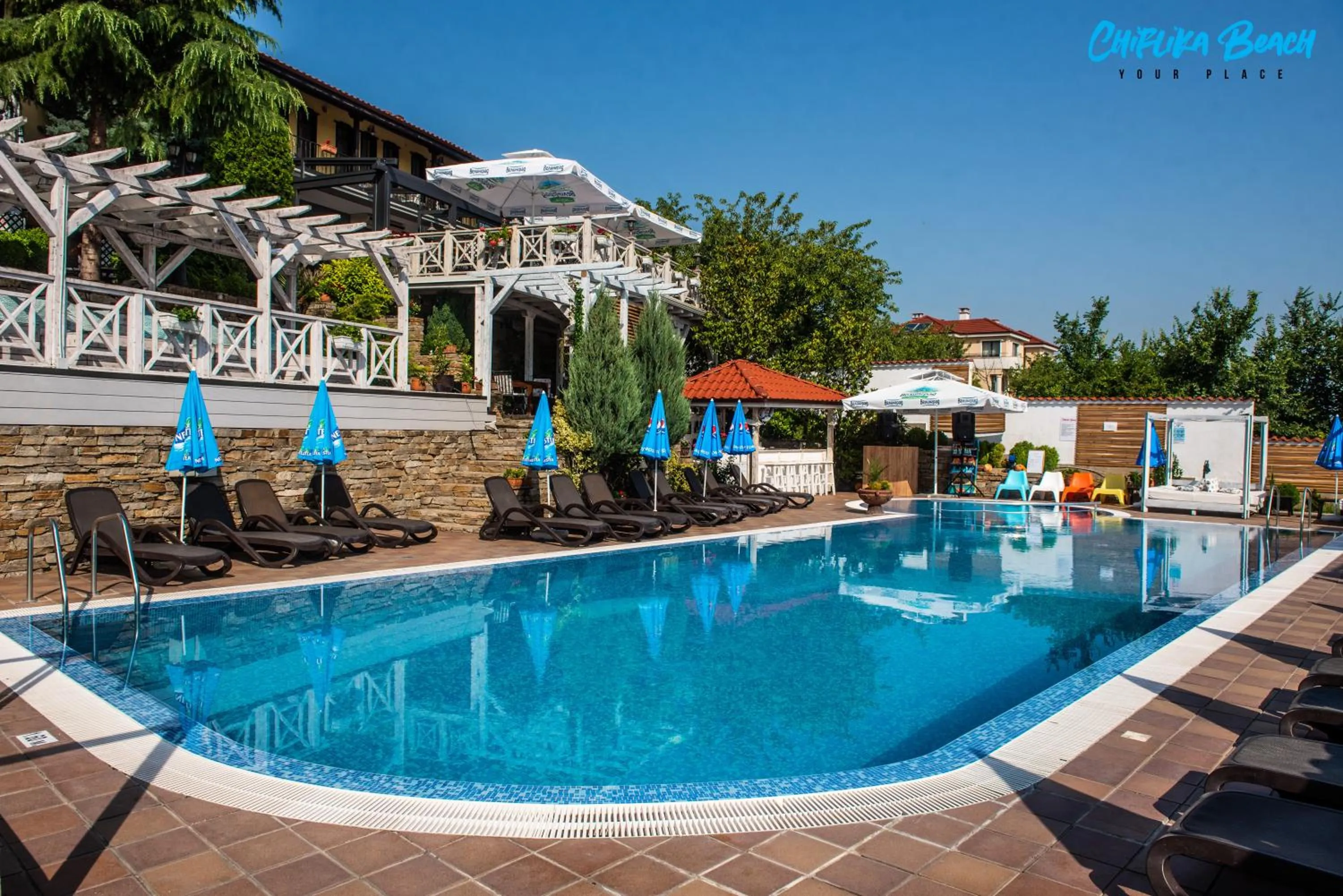 Swimming pool in Chiflika Family Hotel