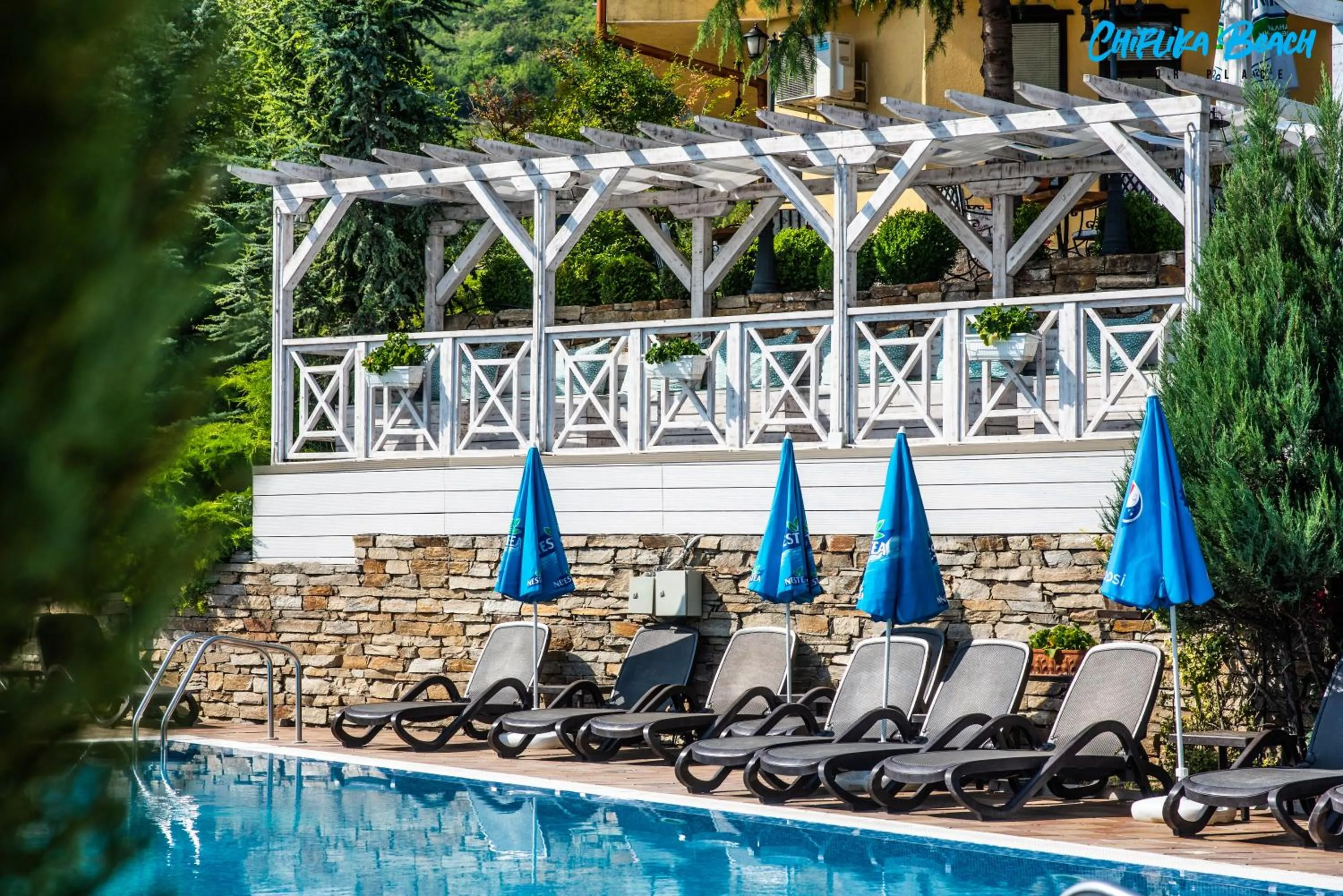 Swimming pool in Chiflika Family Hotel