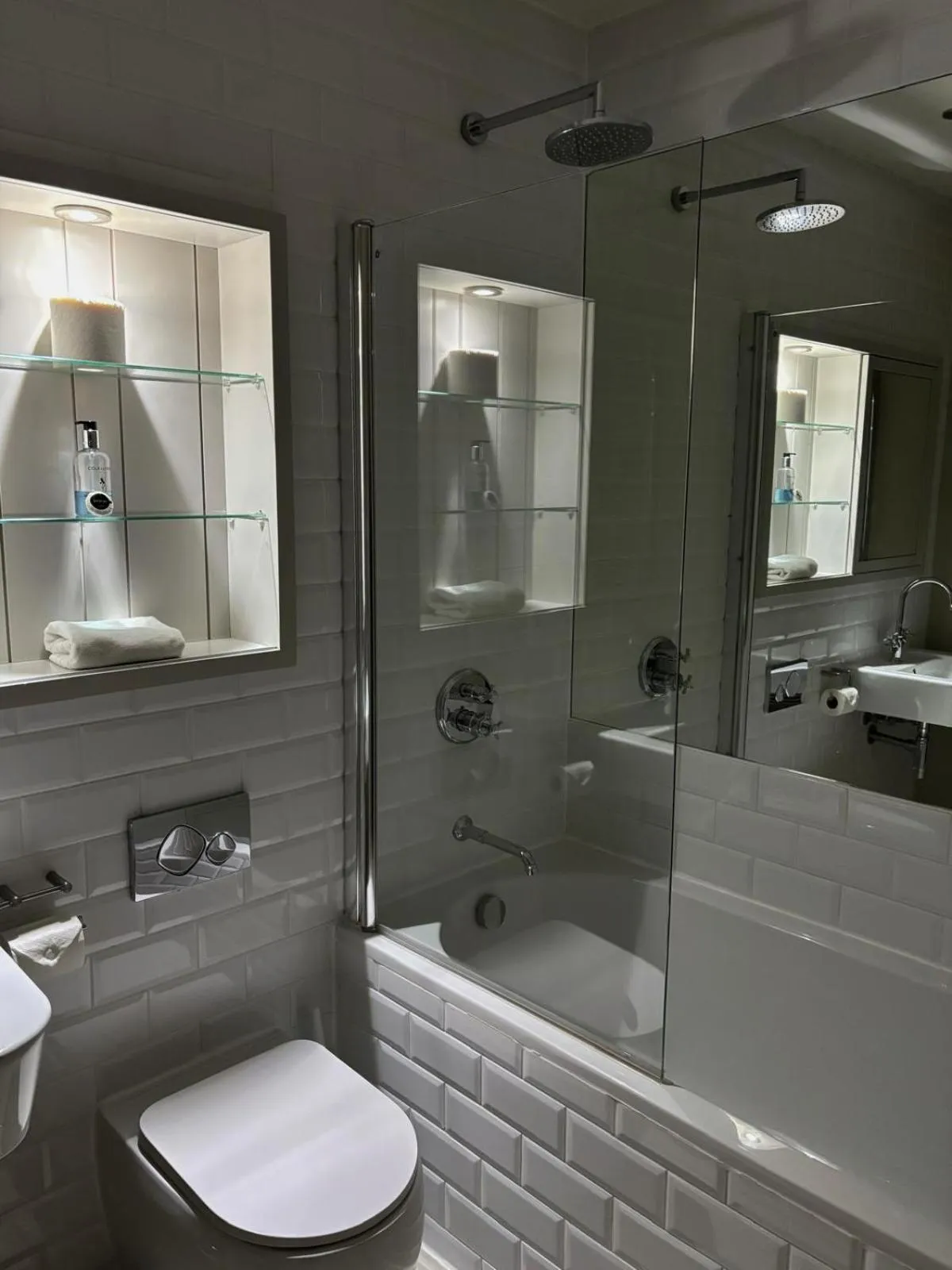 Bathroom in The Lawrance Luxury Aparthotel - York