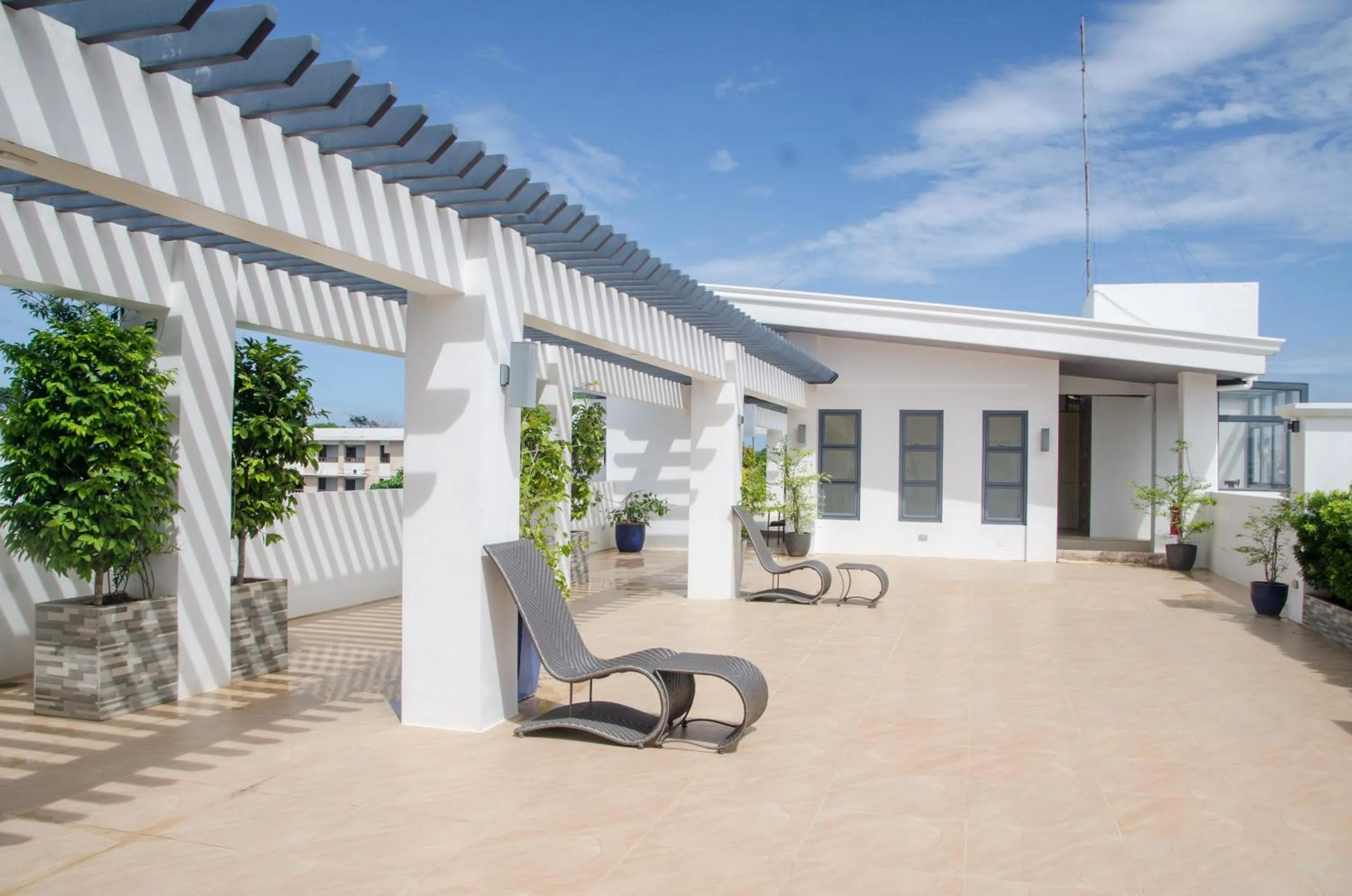 Property building in Commander Suites de Boracay