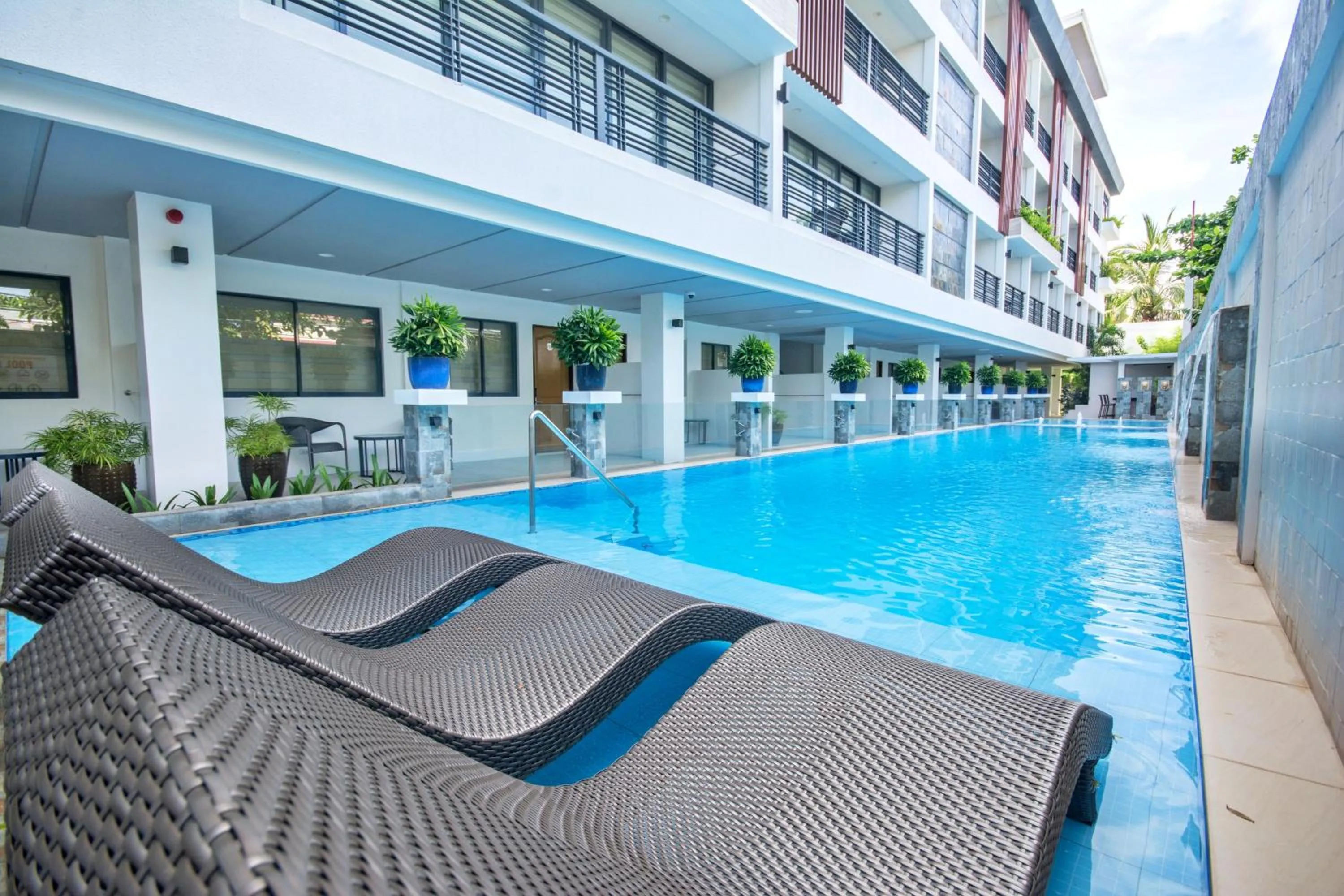 Property building in Commander Suites de Boracay