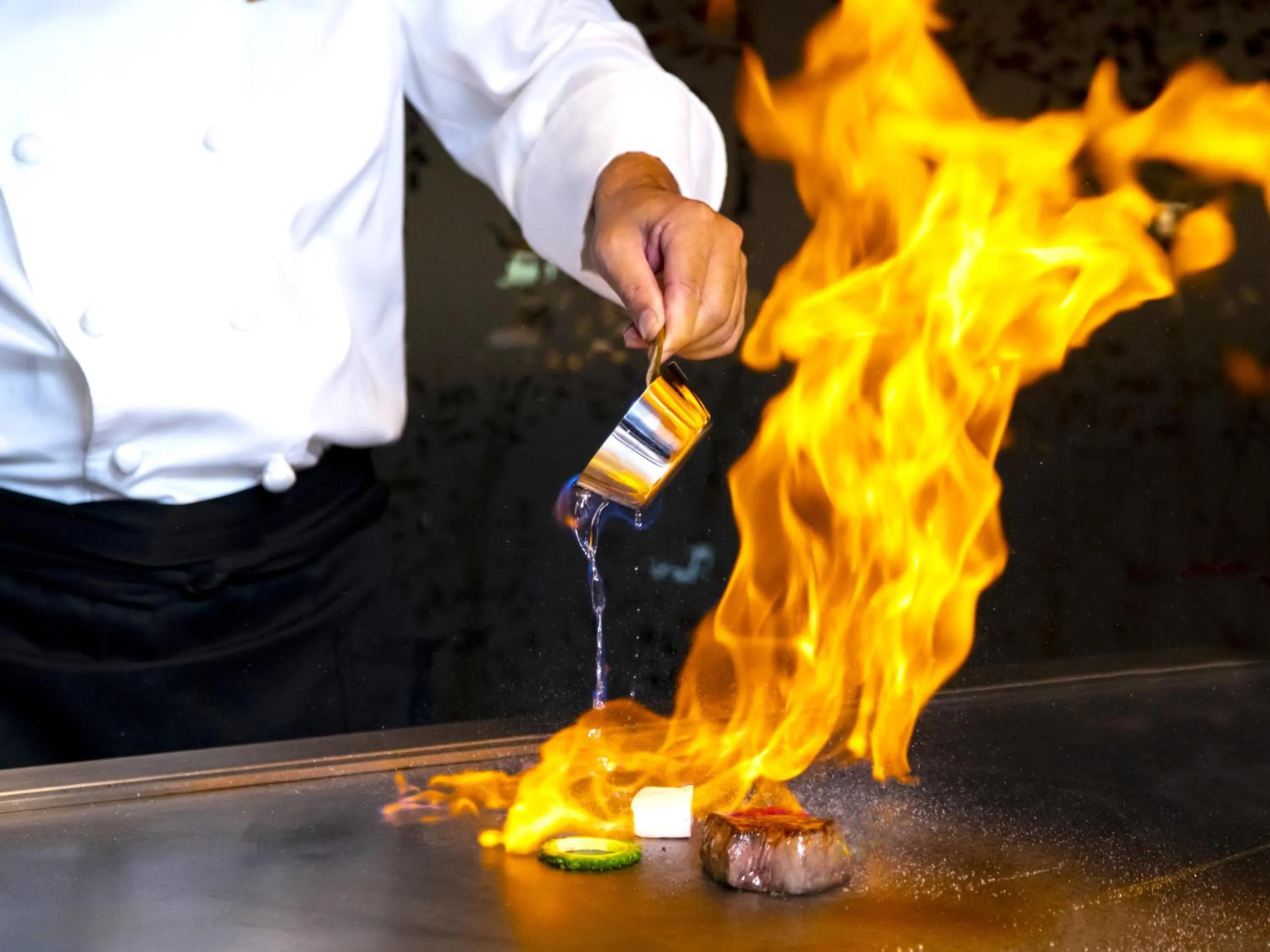 Restaurant/places to eat in Hotel Shigira Mirage