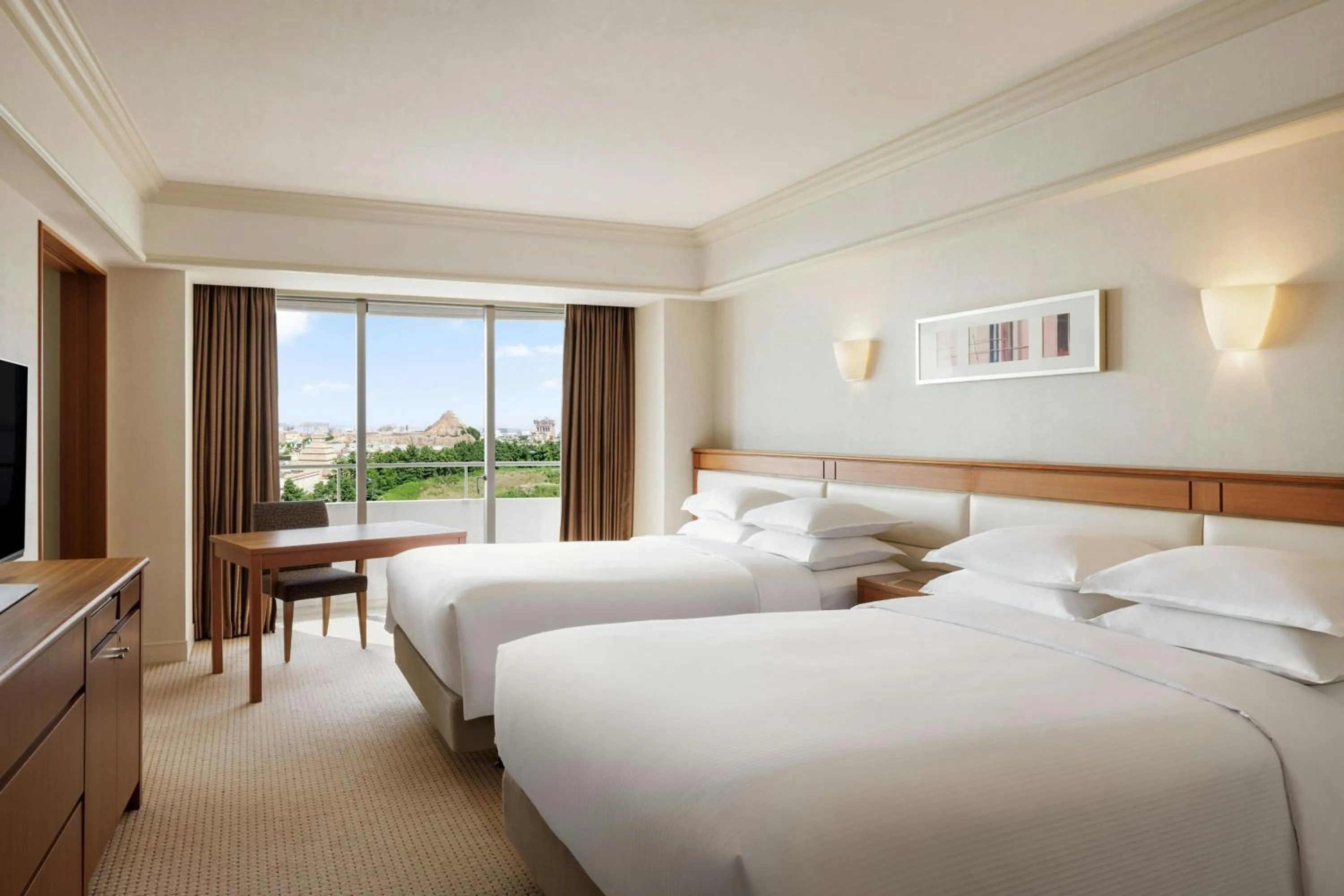 Bedroom, Bed in Sheraton Grande Tokyo Bay Hotel