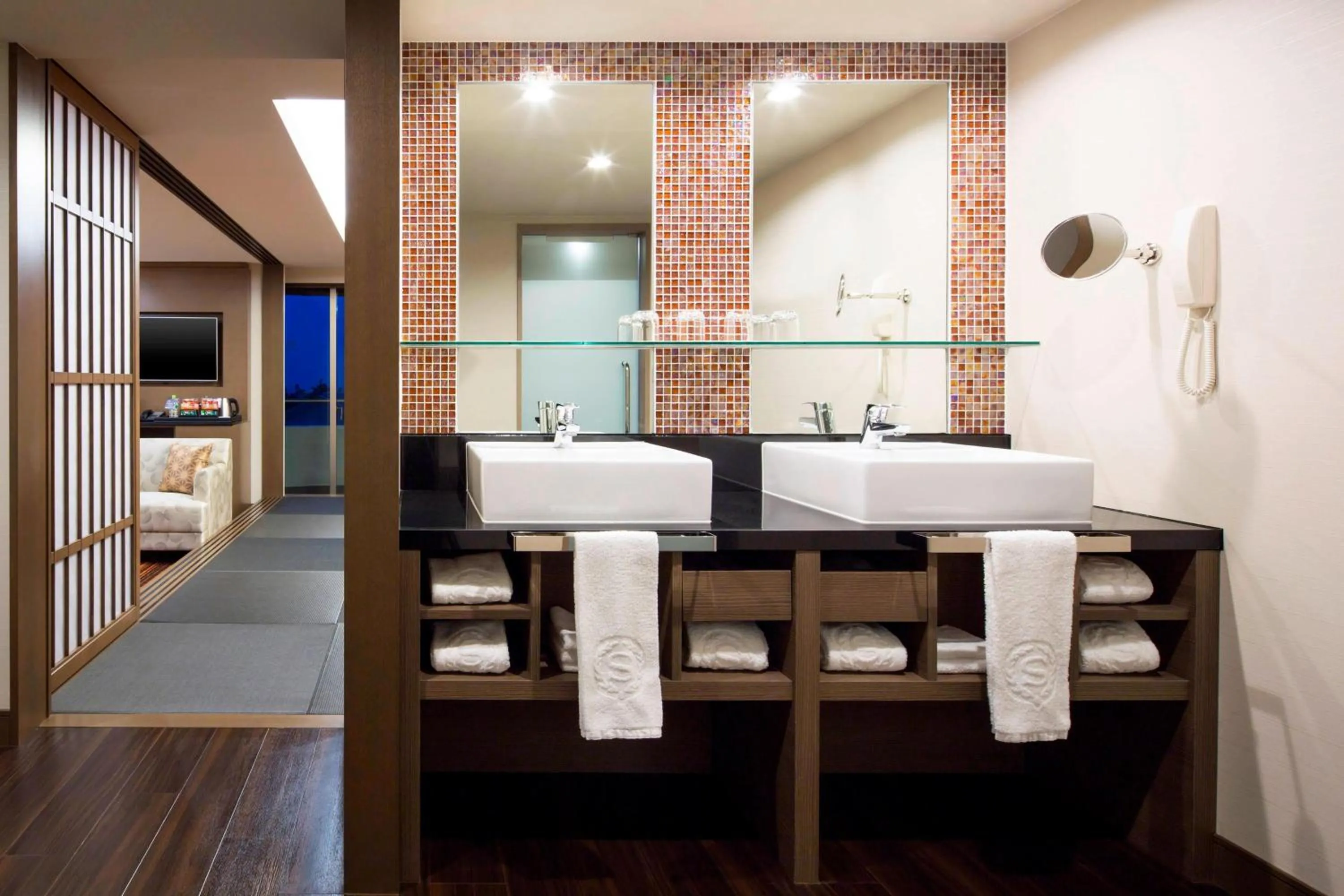 Bedroom in Sheraton Grande Tokyo Bay Hotel