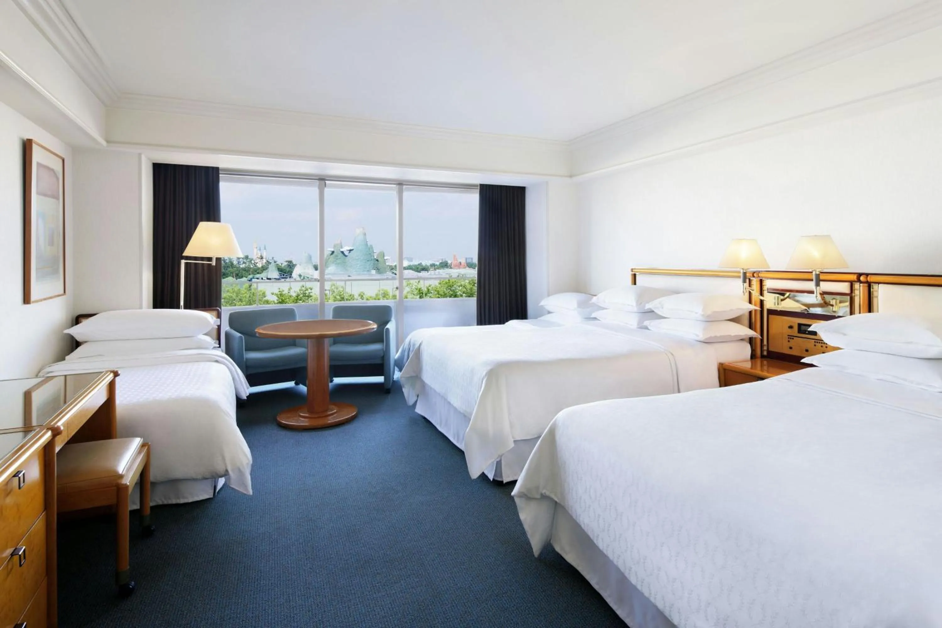 Photo of the whole room, Bed in Sheraton Grande Tokyo Bay Hotel