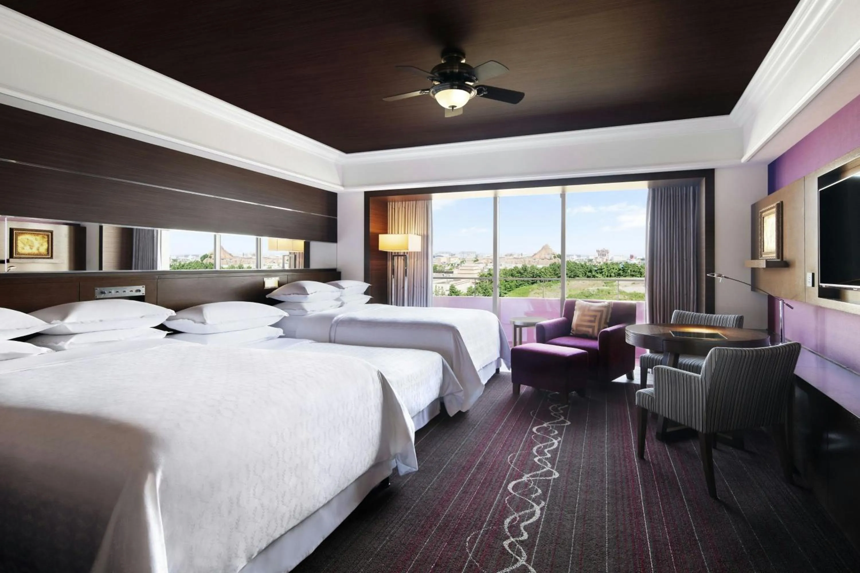 Photo of the whole room, Bed in Sheraton Grande Tokyo Bay Hotel