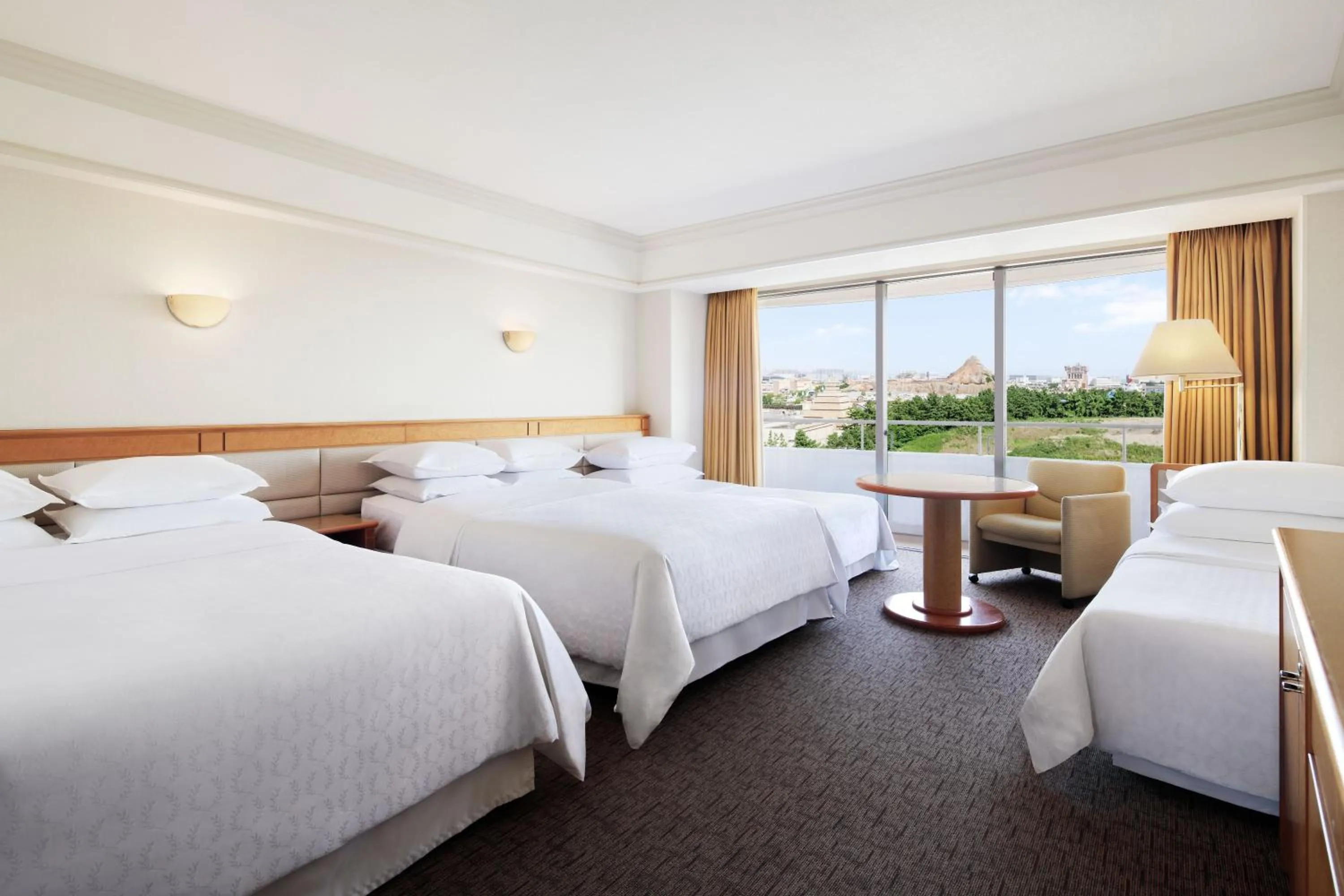 Bedroom, Bed in Sheraton Grande Tokyo Bay Hotel
