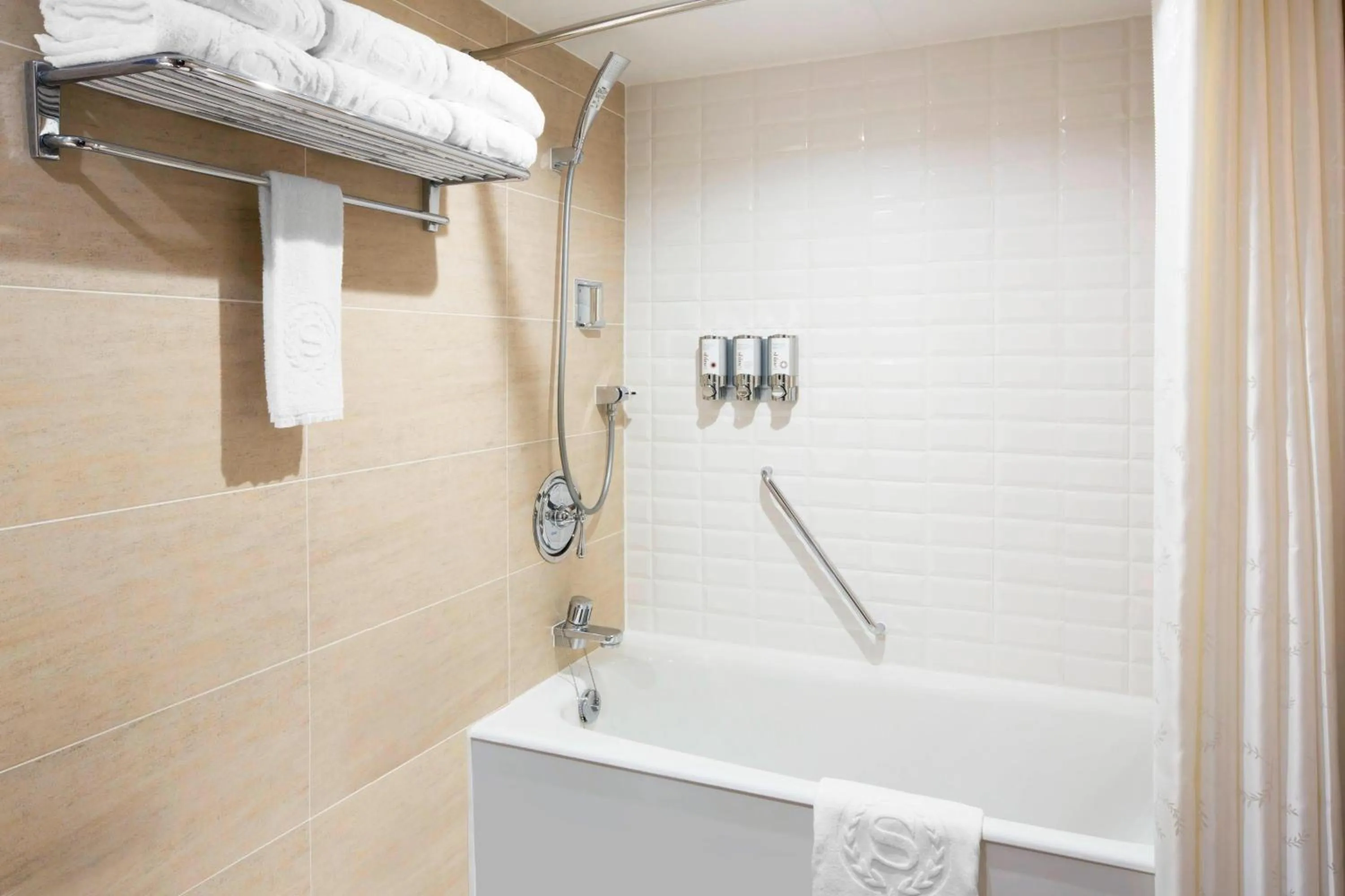 Bathroom in Sheraton Grande Tokyo Bay Hotel