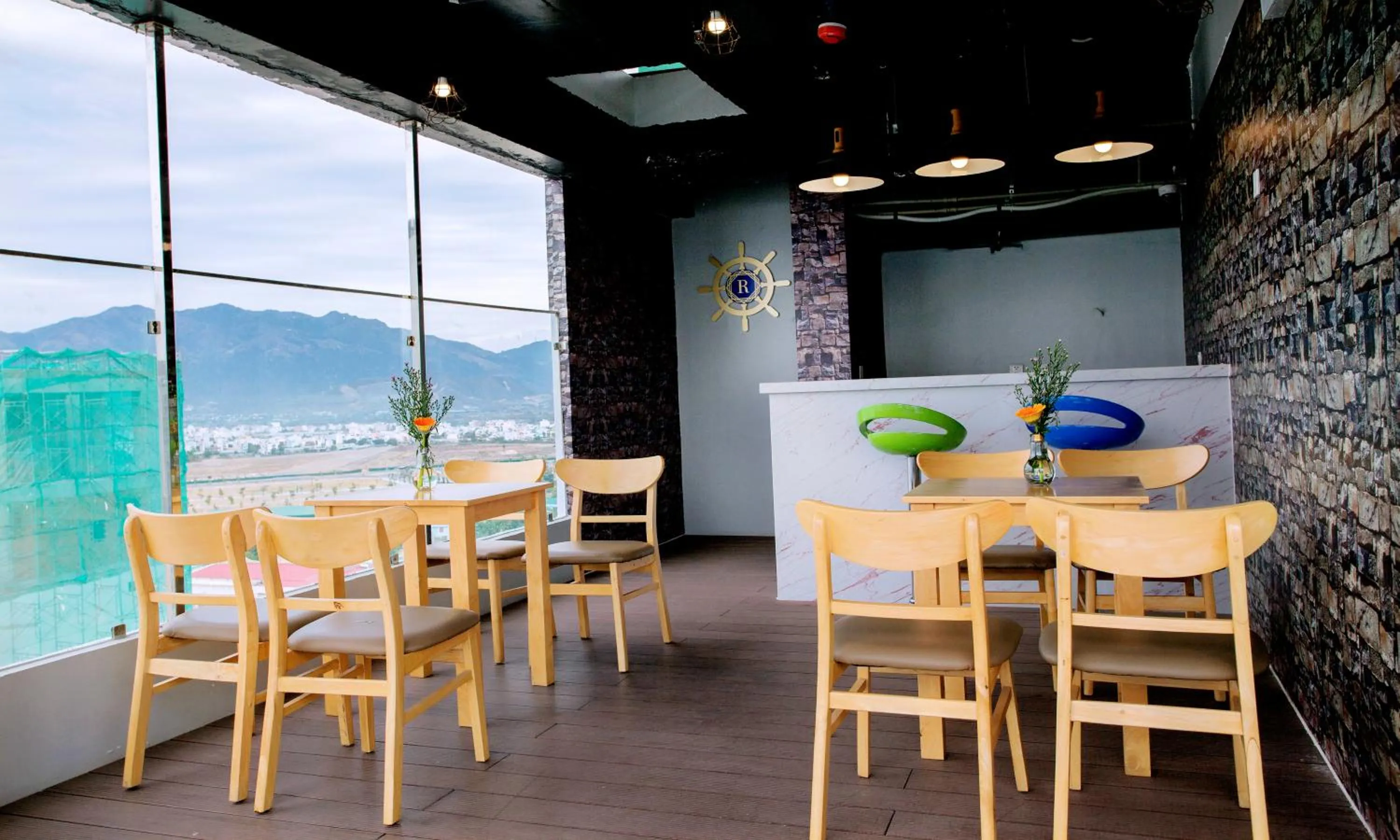 Lounge or bar in Royal HPM Hotel