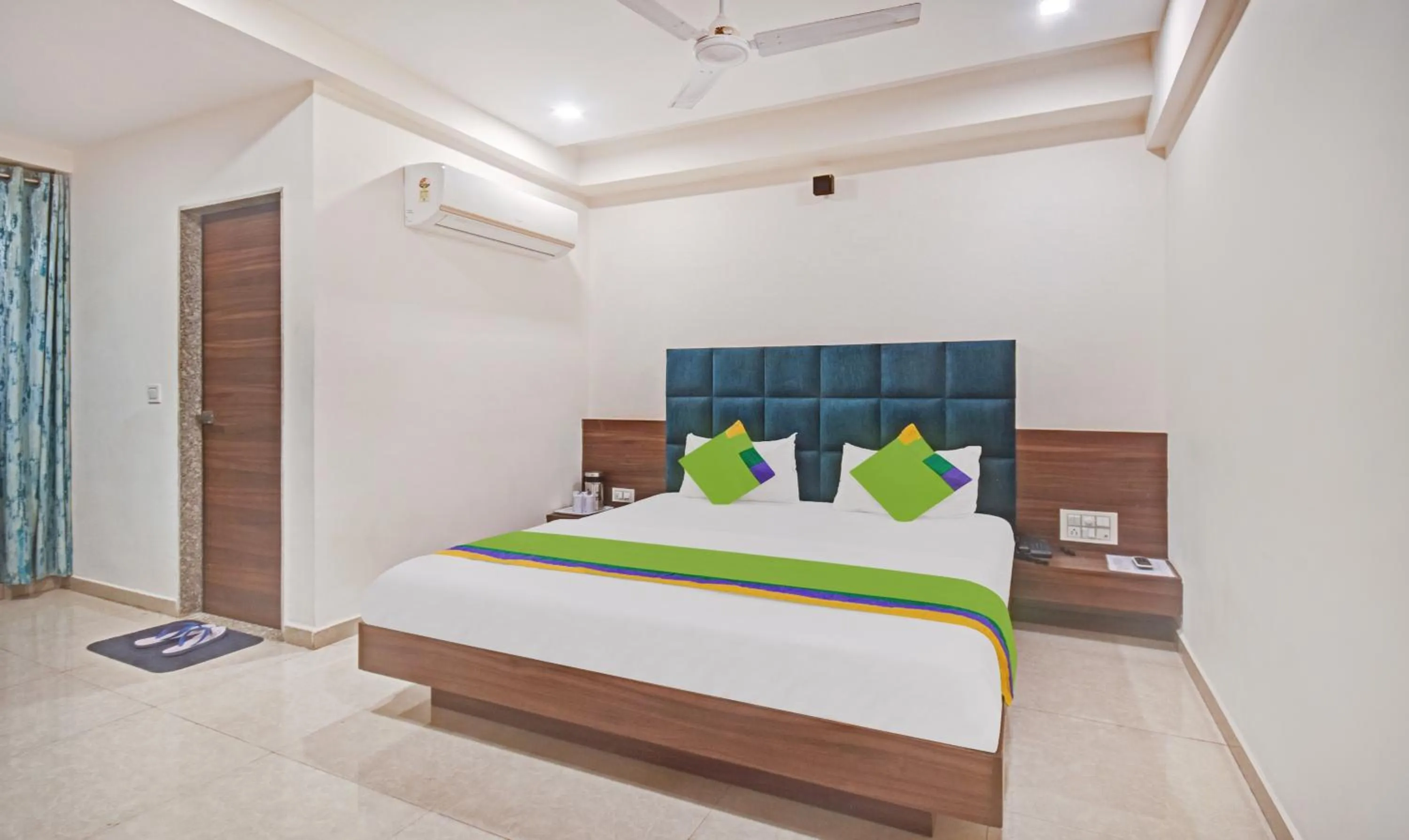 Hotel Luxura, Ahmedabad