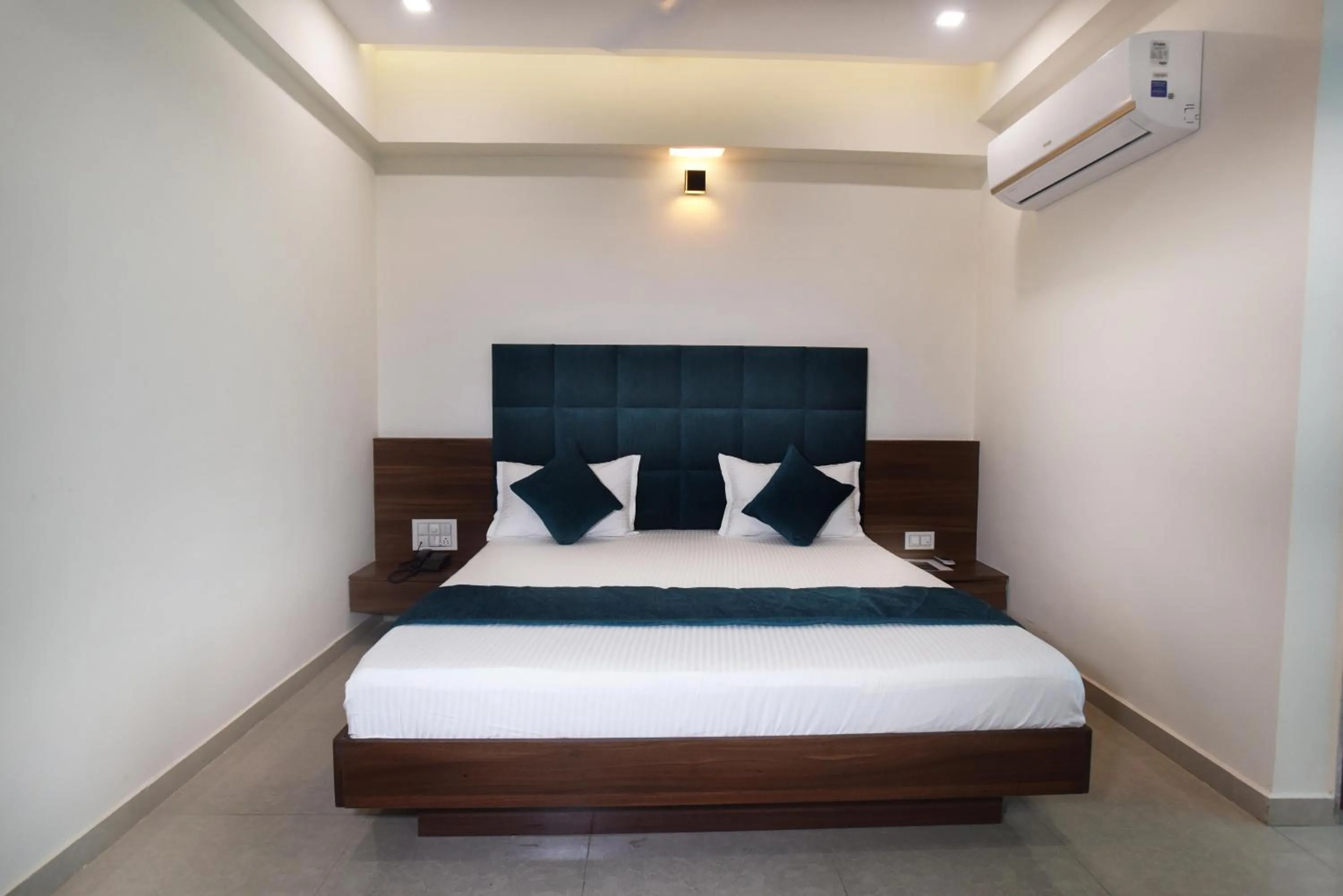 Hotel Luxura, Ahmedabad
