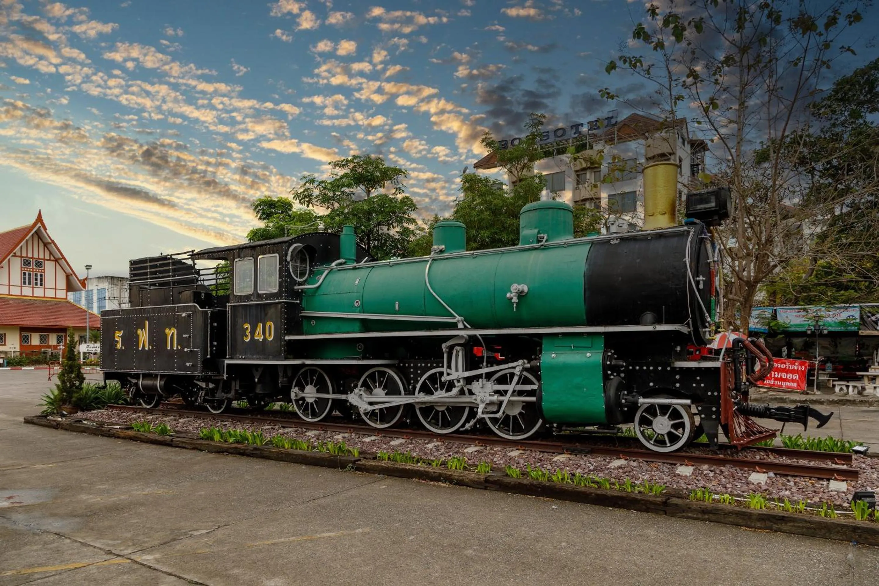 Nearby landmark in Canary House Rachawong คานารี่ เฮ้าส์ ราชวงศ์