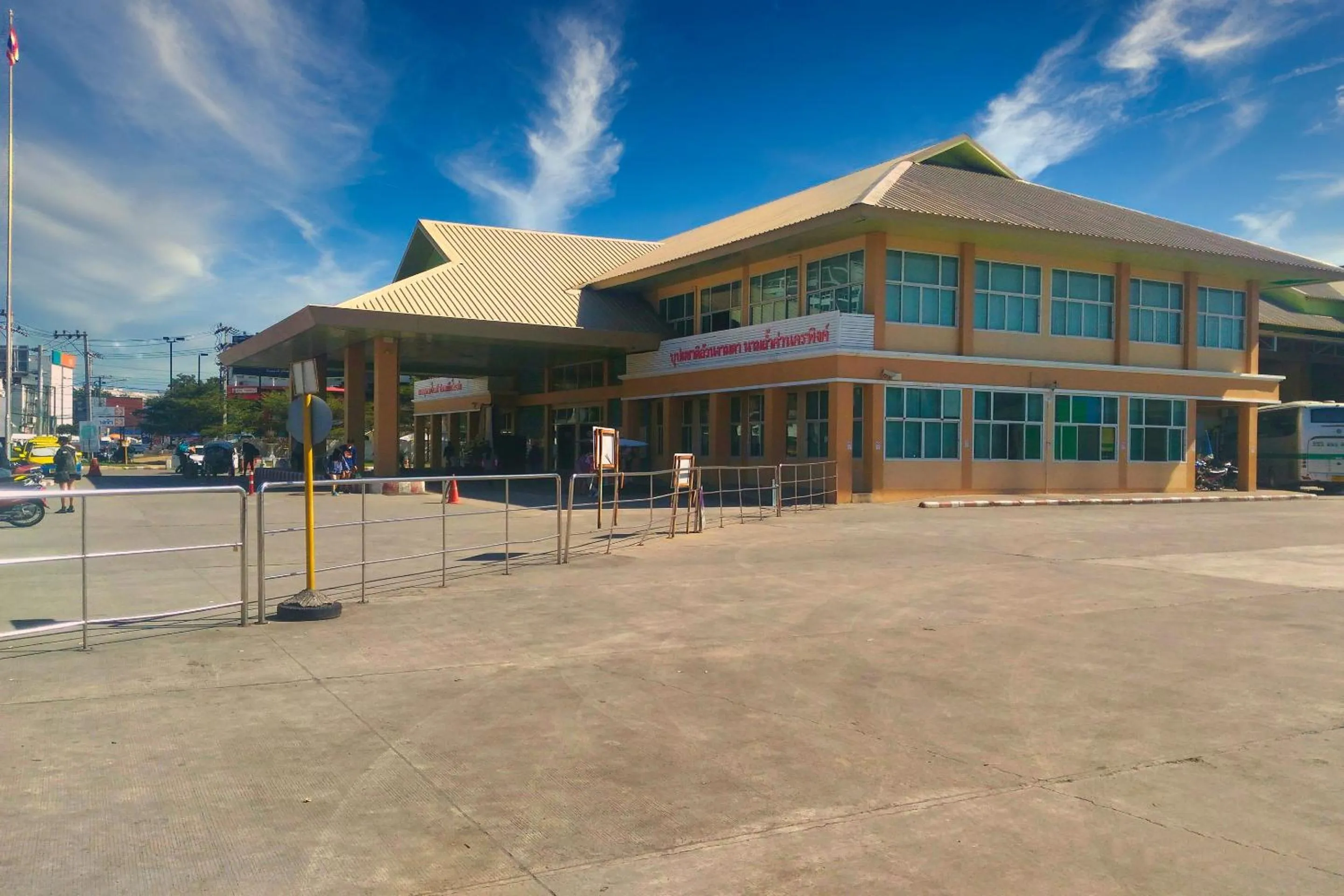 Nearby landmark in Canary House Rachawong คานารี่ เฮ้าส์ ราชวงศ์