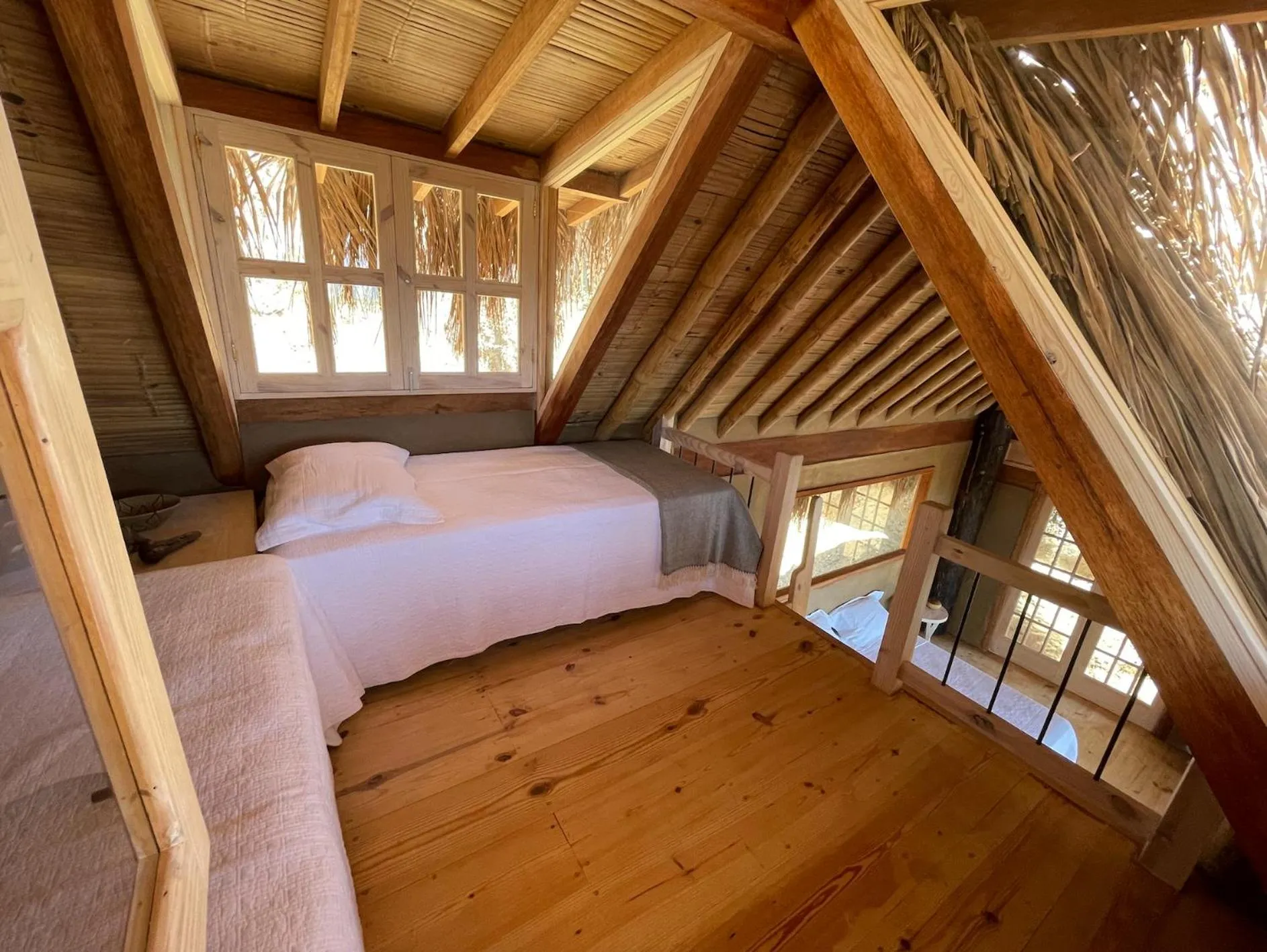 Photo of the whole room, Bed in Amai Luna