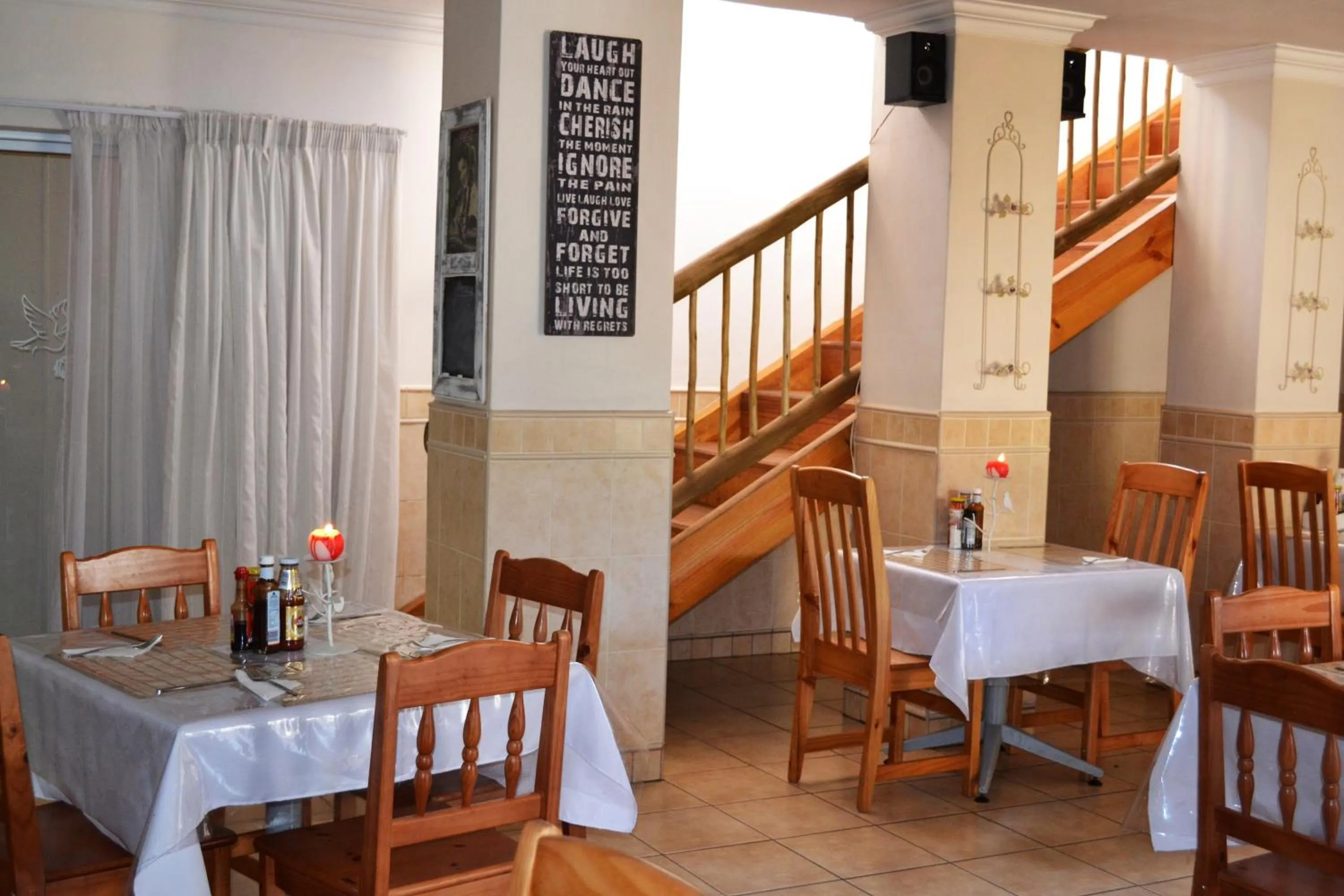 Restaurant/places to eat in Dove's Nest Guest House