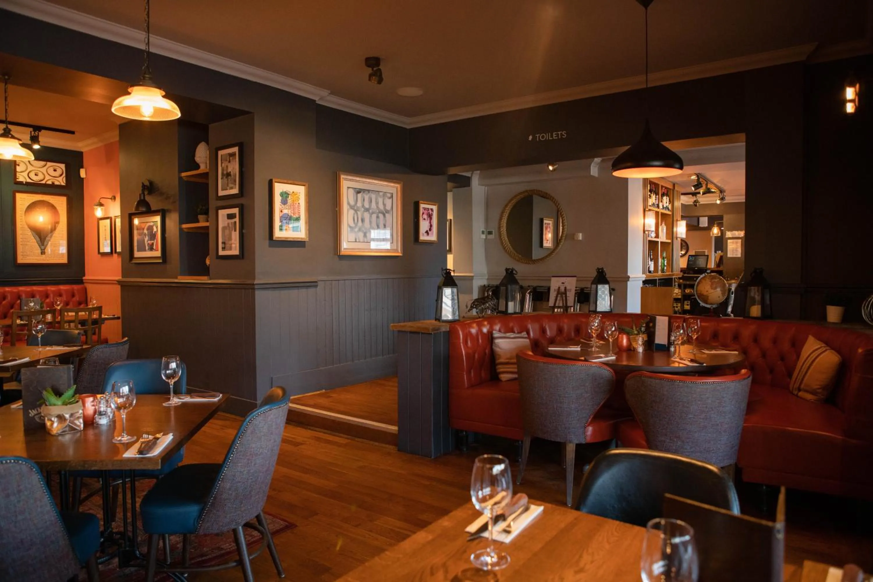 Restaurant/places to eat in Harper's Steakhouse with Rooms, Southampton Swanwick Marina