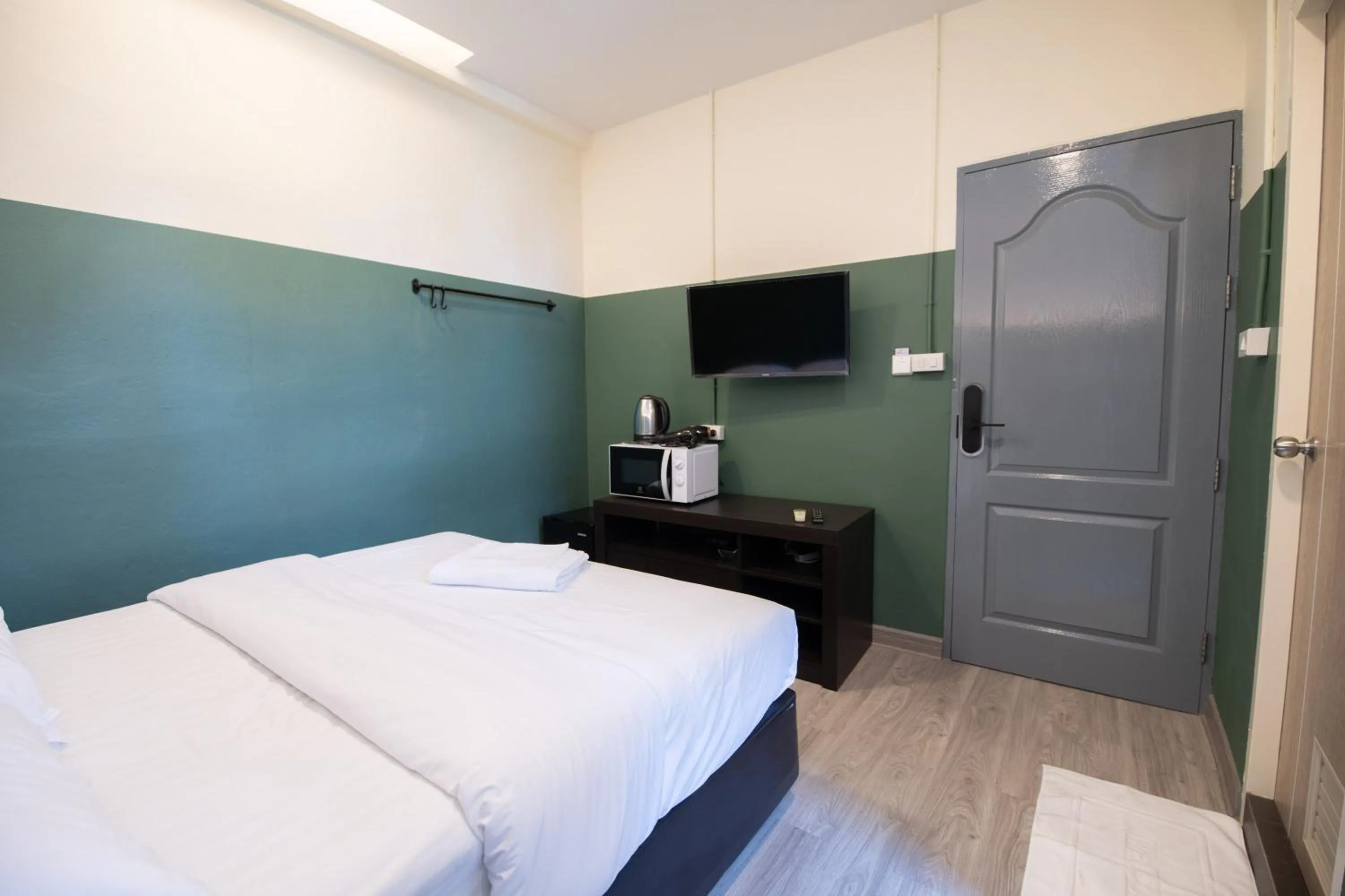 Shower, Bed in Spacy BKK