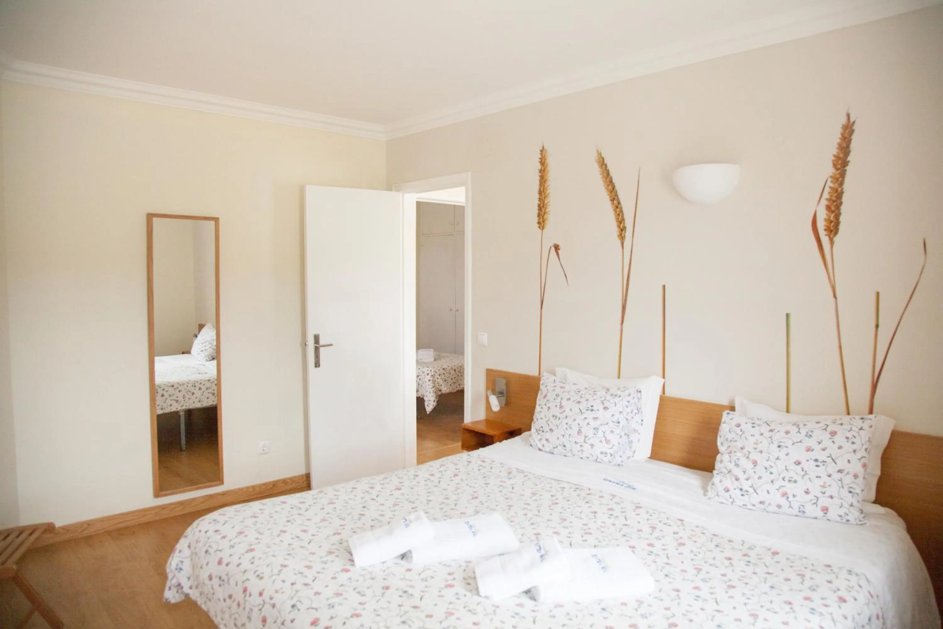 Patio, Bed in Sintra Sol - Apartamentos Turisticos