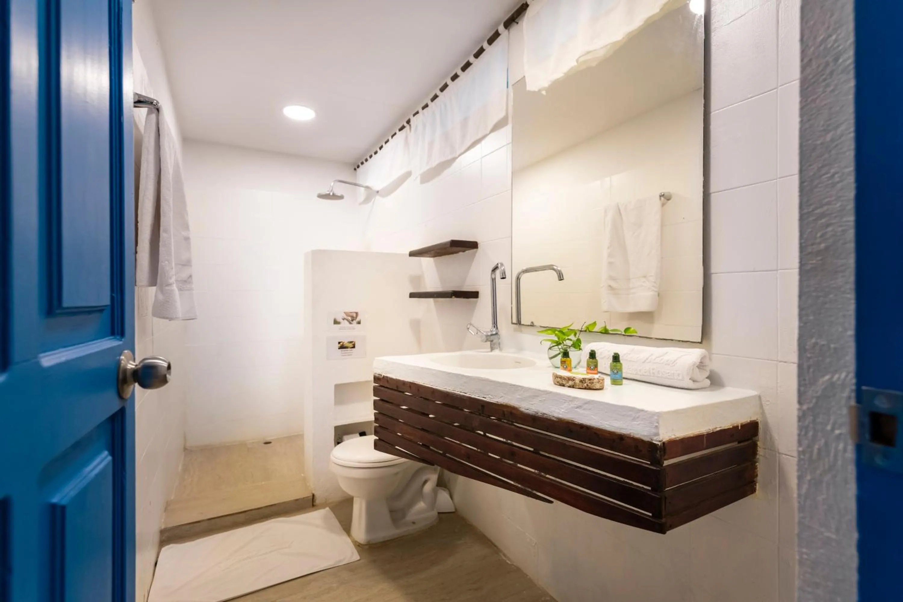 Shower in Hotel Coralina Island